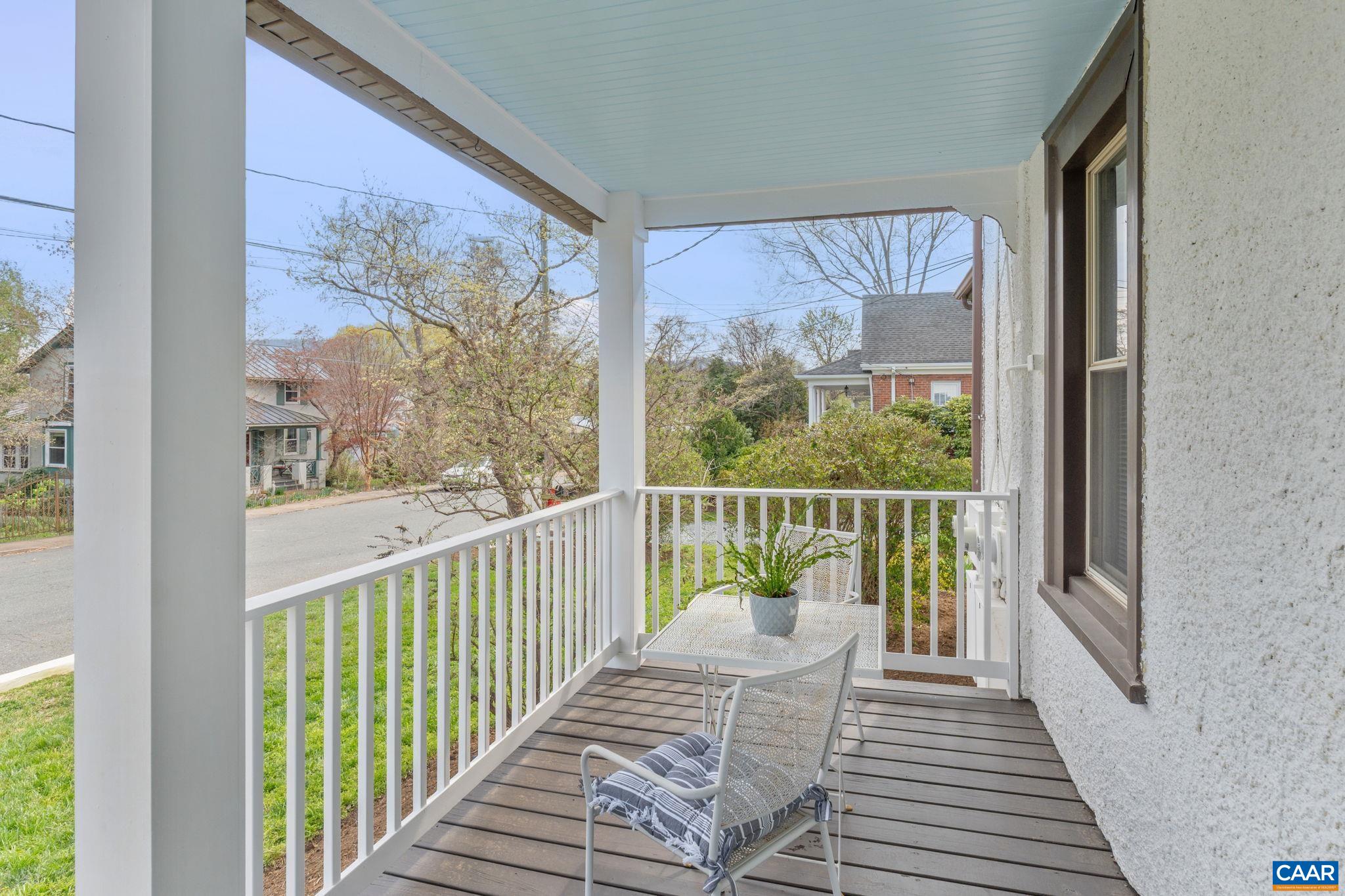 207 DOUGLAS AVE