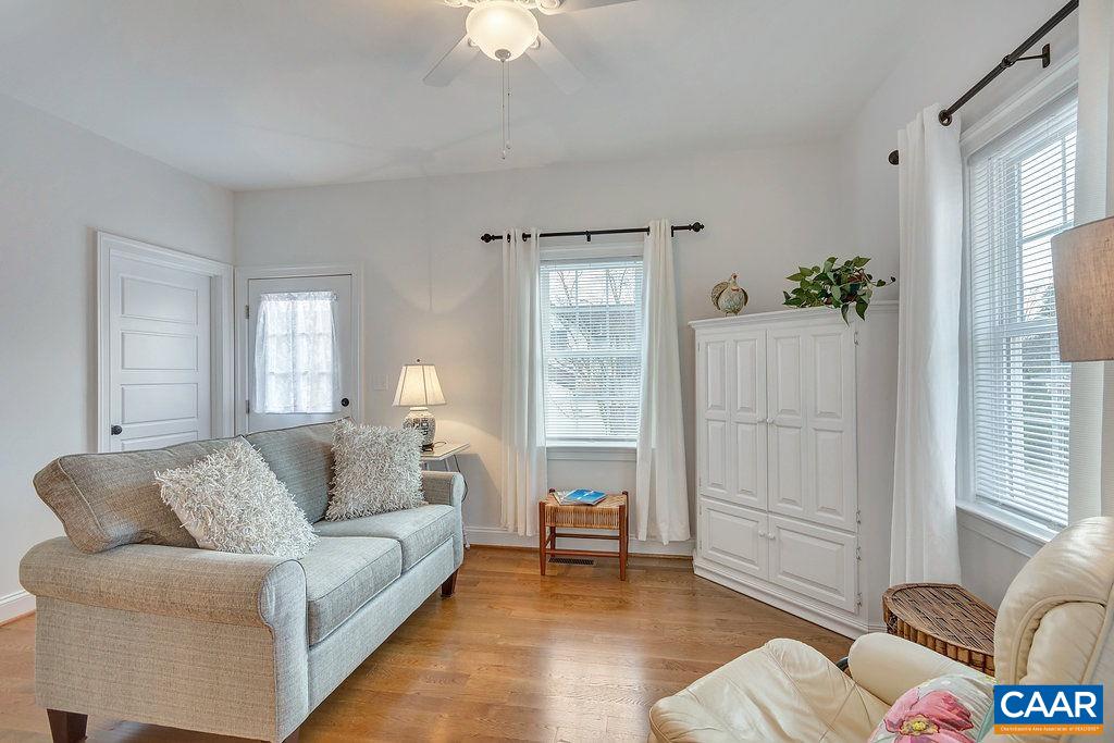 207 DOUGLAS AVE