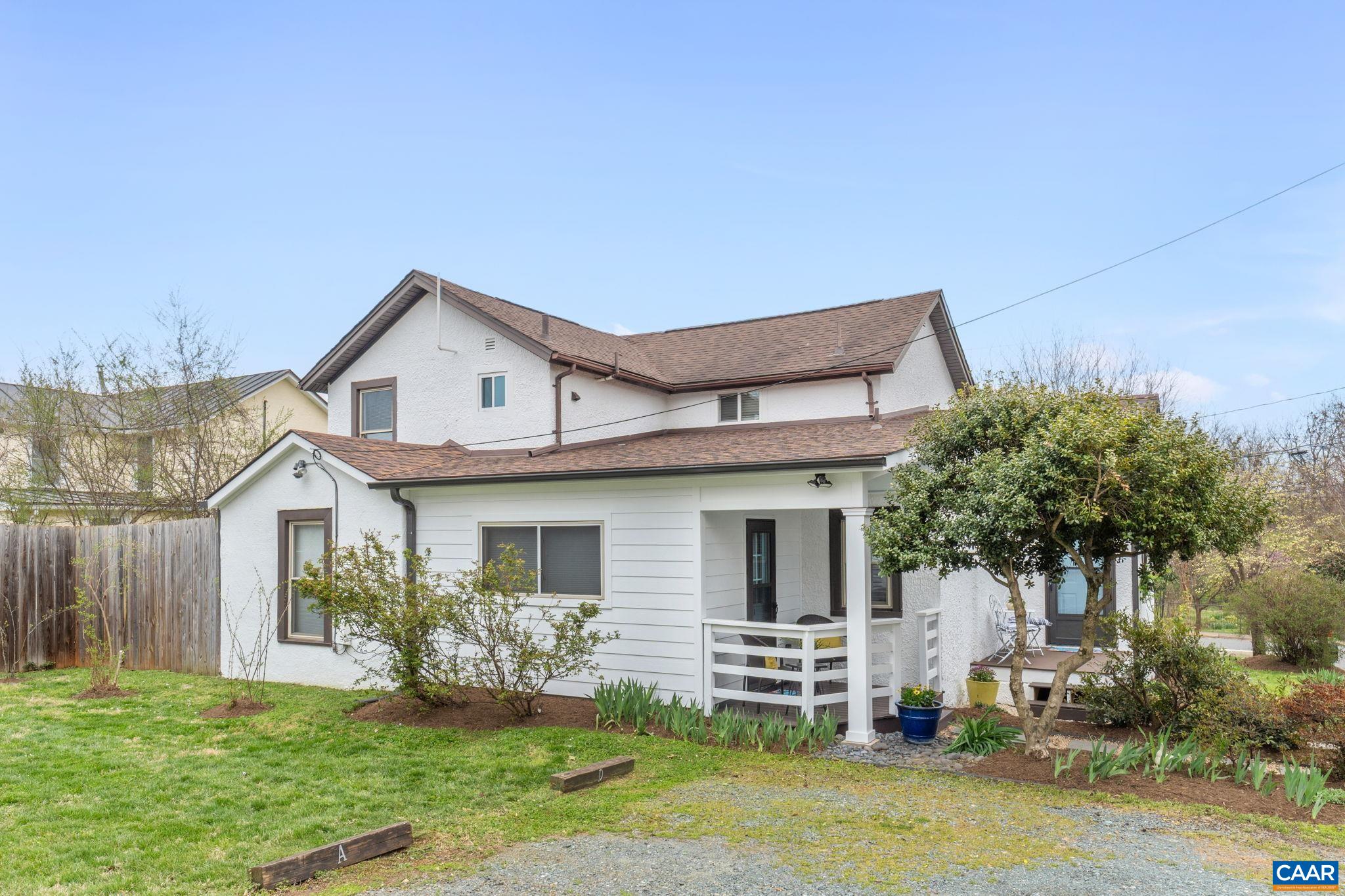 207 DOUGLAS AVE