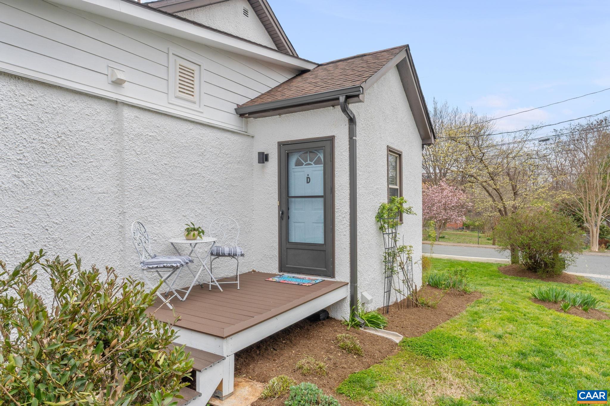 207 DOUGLAS AVE