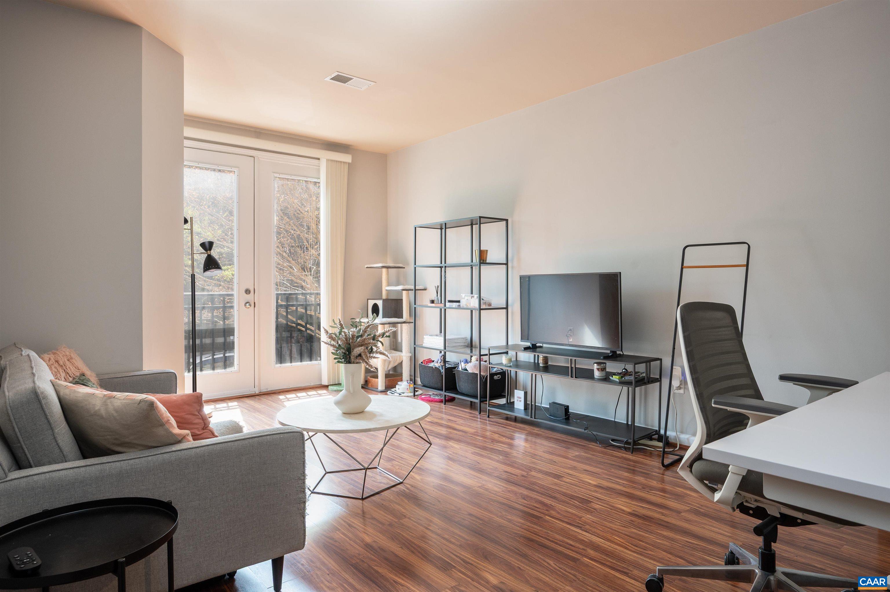 735 WALKER SQ Unit: 2A