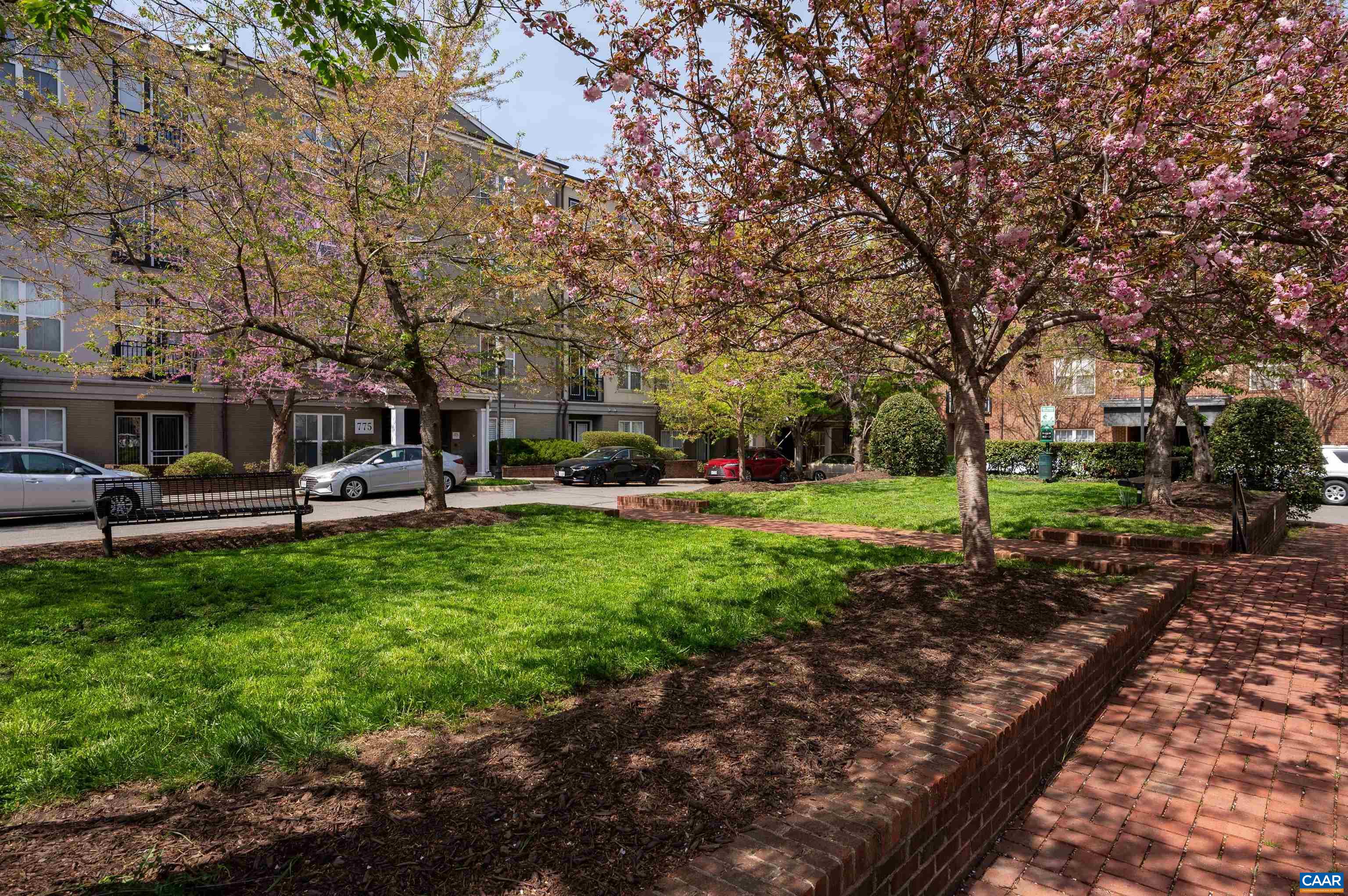 735 WALKER SQ Unit: 2A