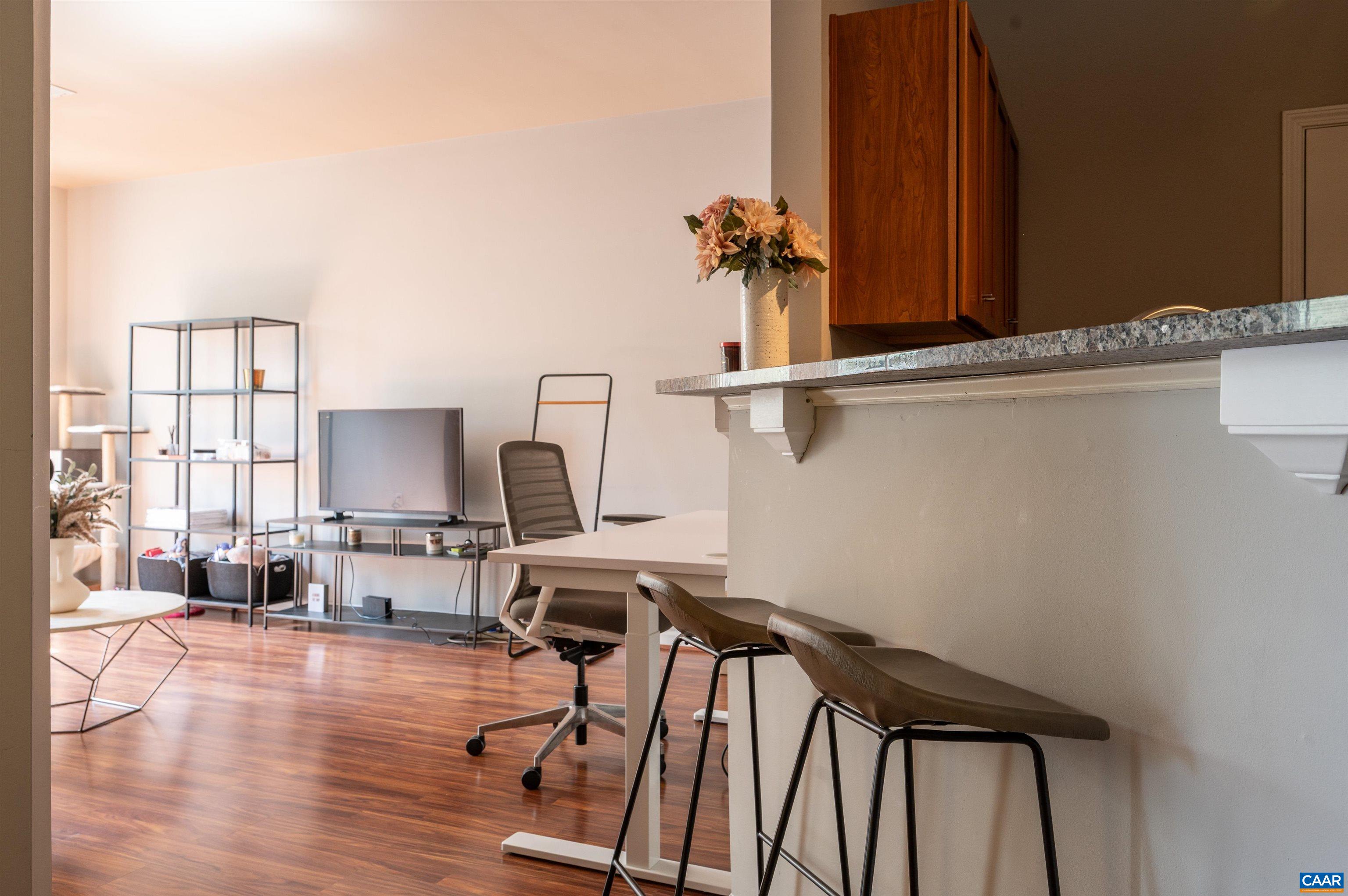 735 WALKER SQ Unit: 2A