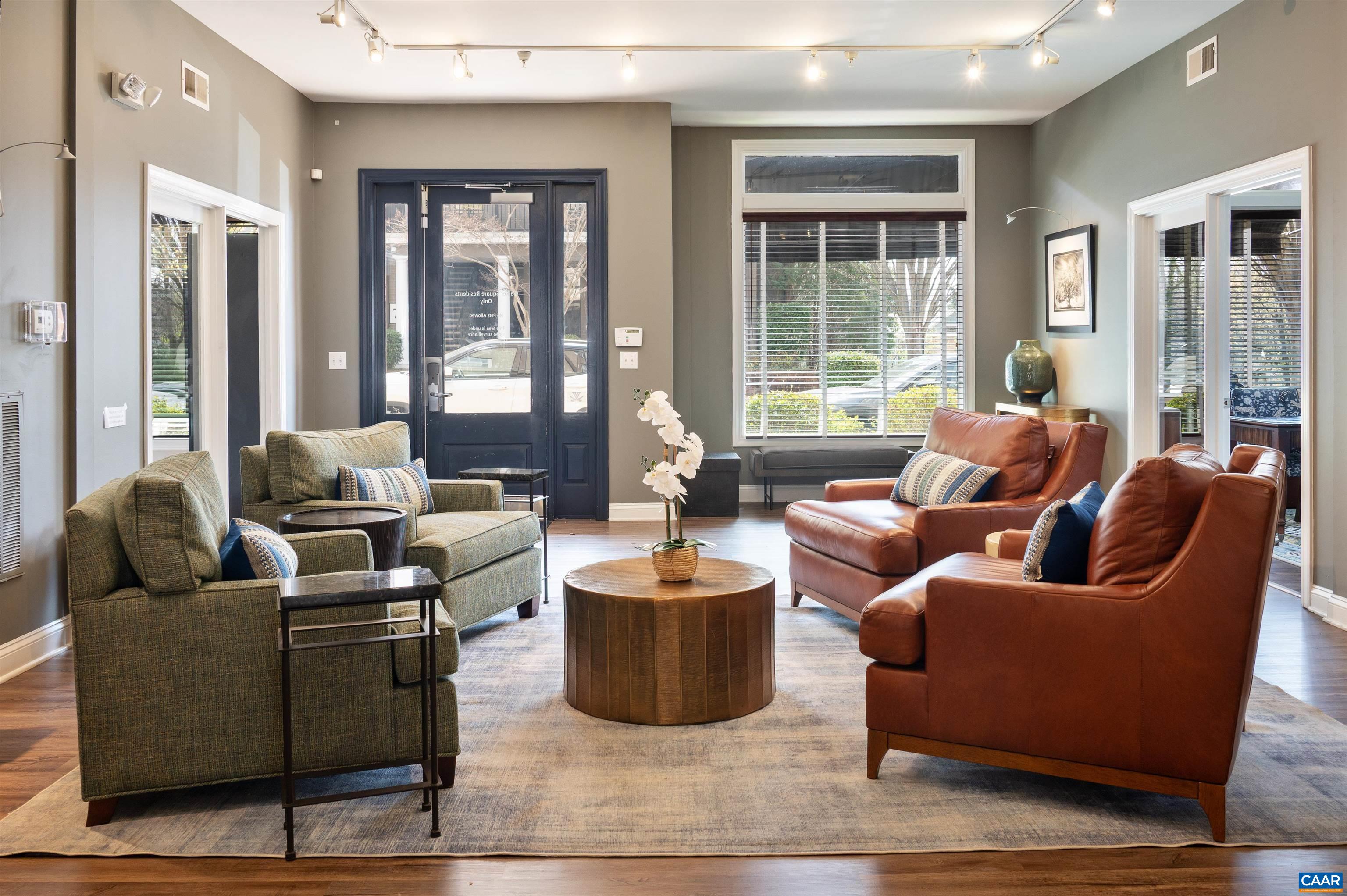 735 WALKER SQ Unit: 2A