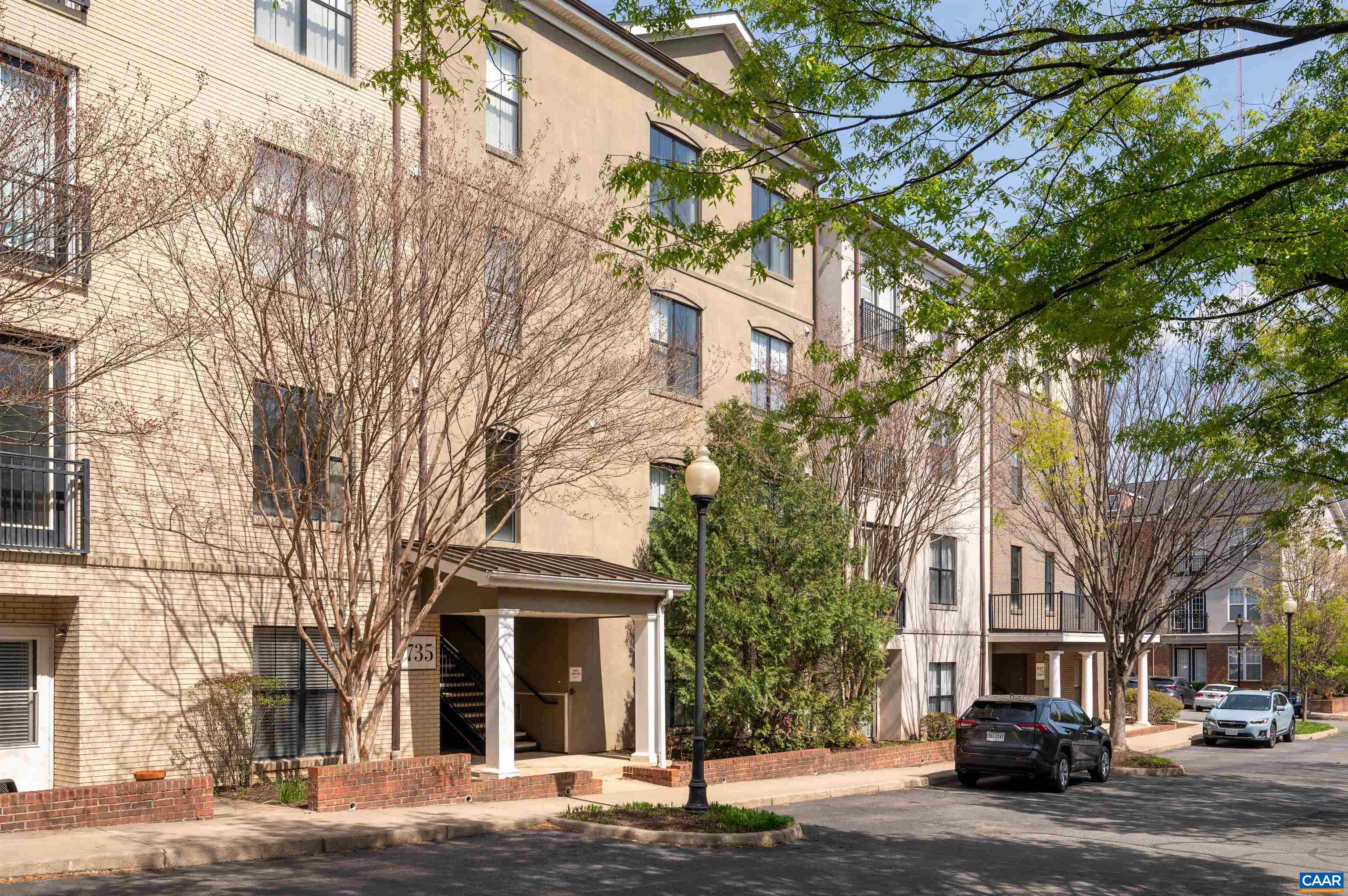 735 WALKER SQ Unit: 2A