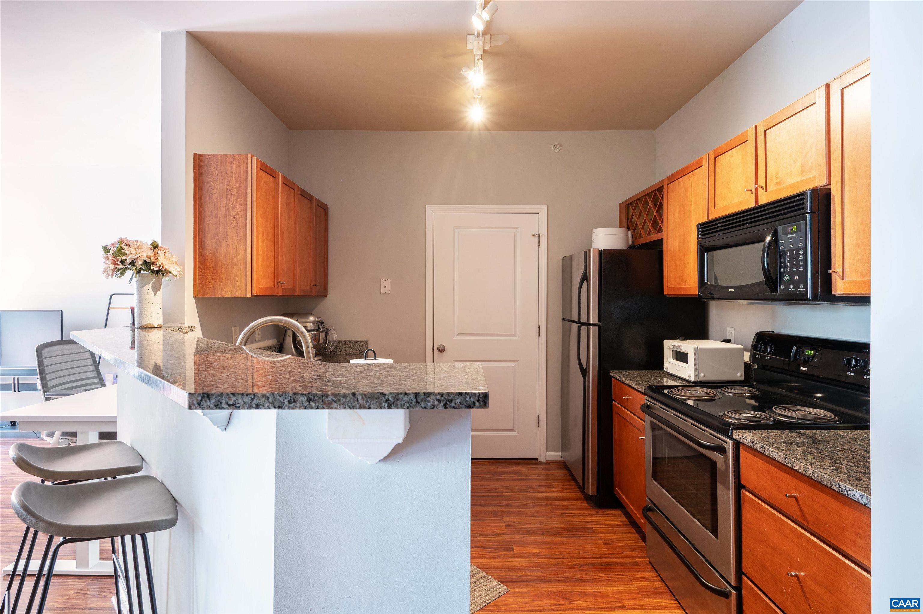 735 WALKER SQ Unit: 2A