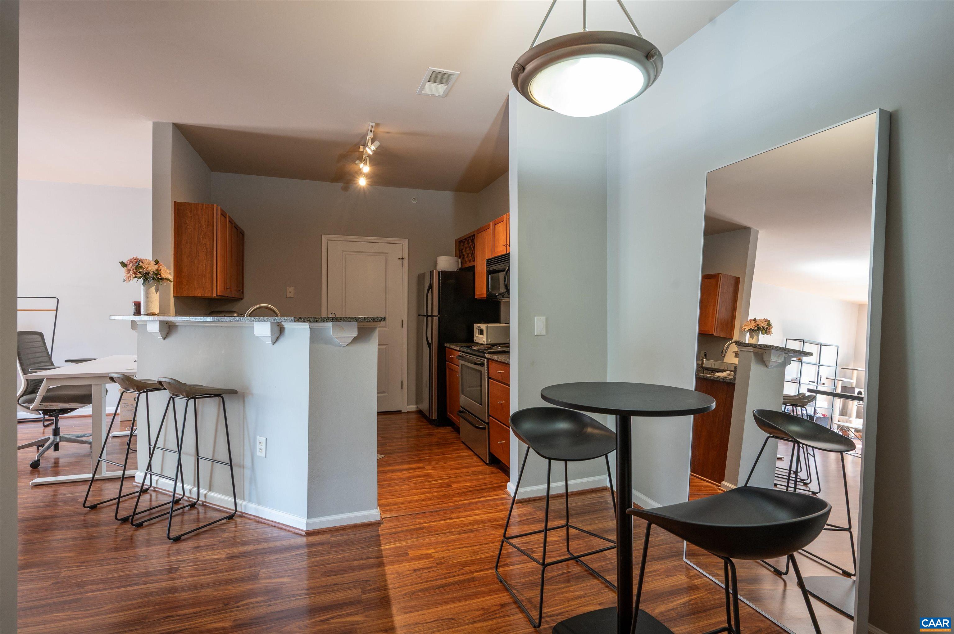 735 WALKER SQ Unit: 2A