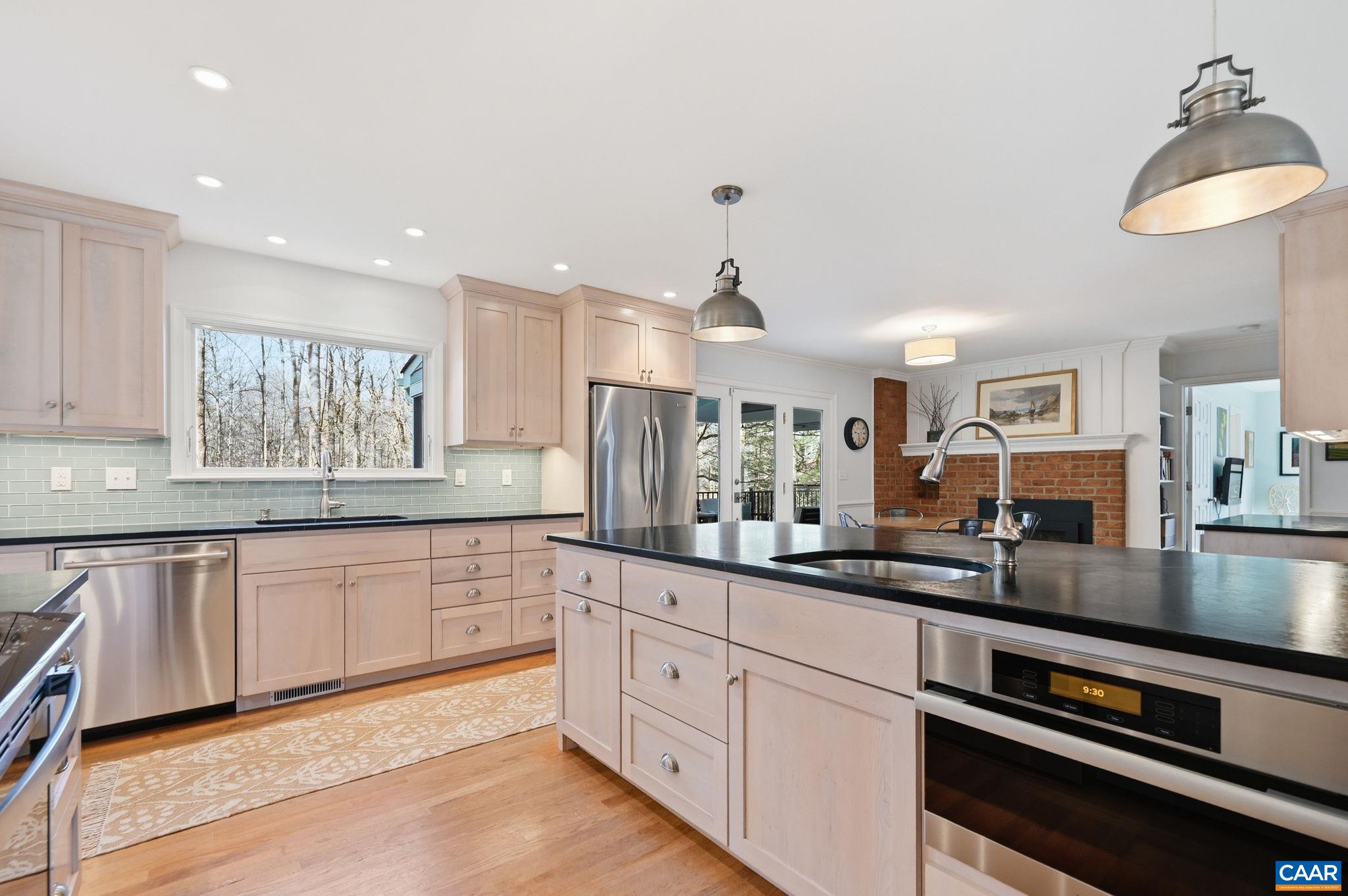 2404 PINE GARTH RUN