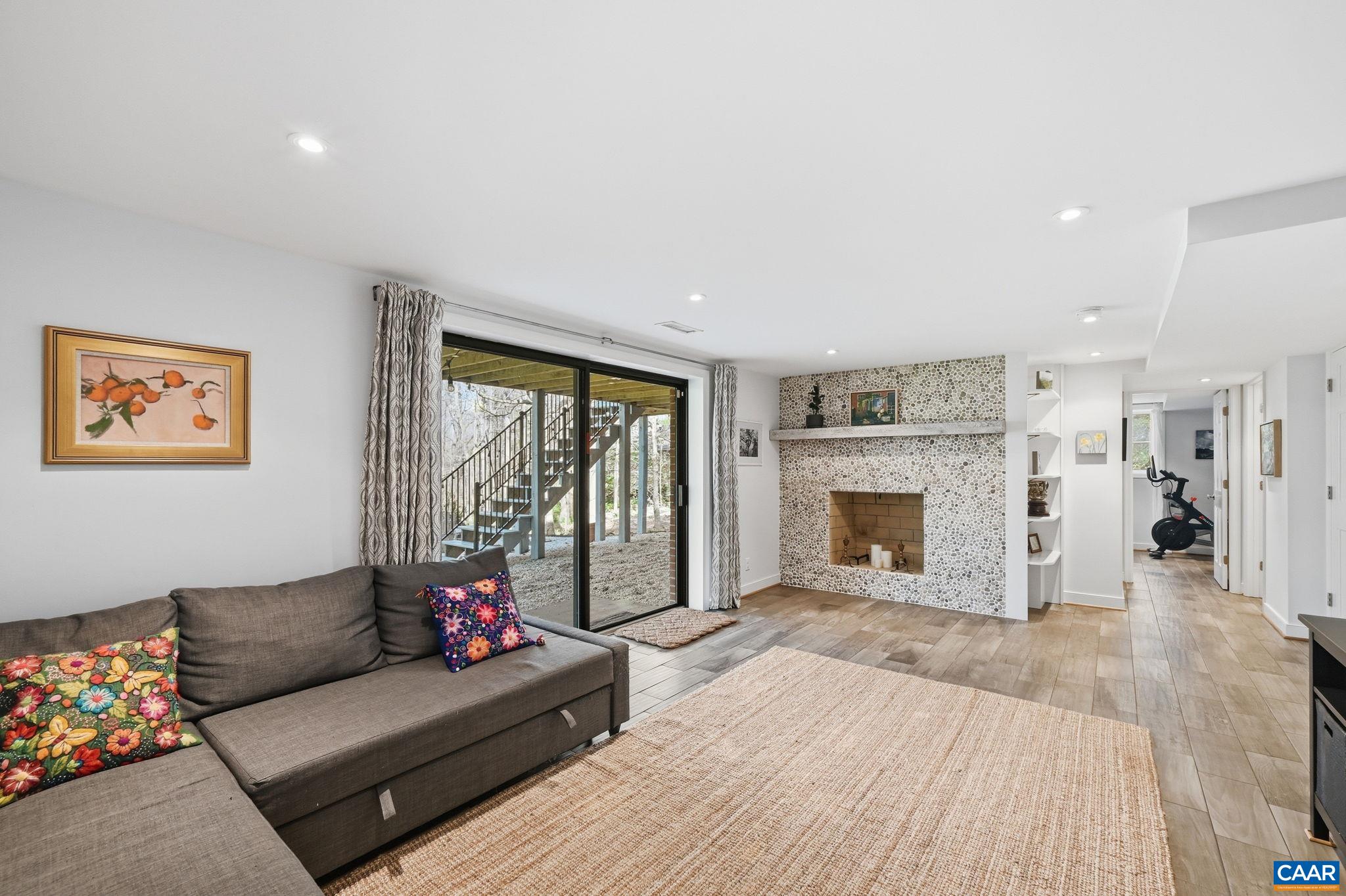 2404 PINE GARTH RUN