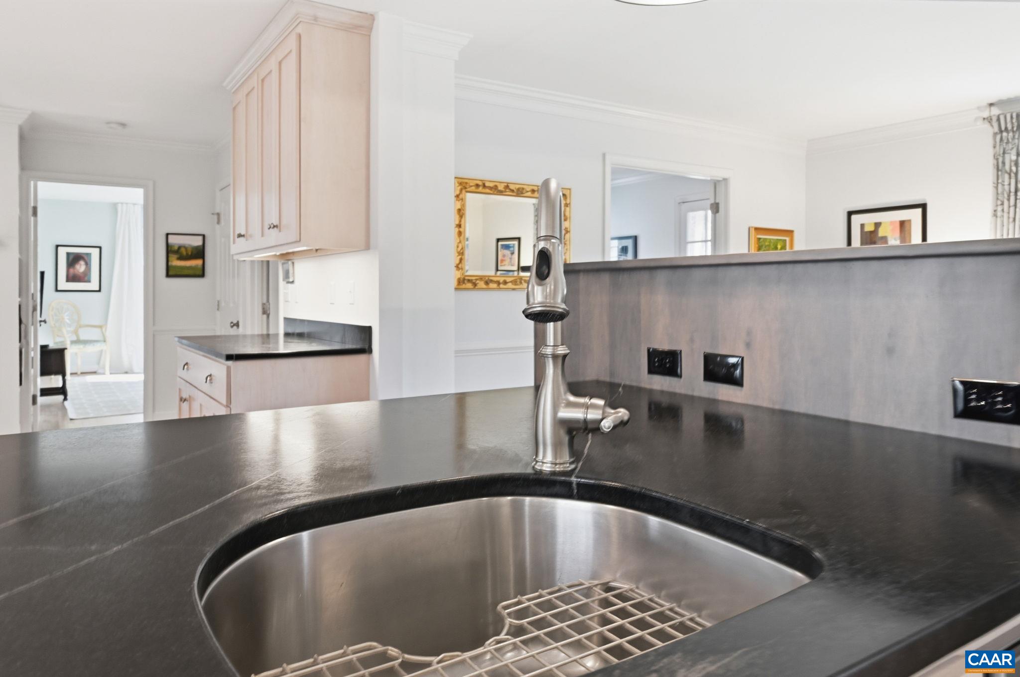 2404 PINE GARTH RUN