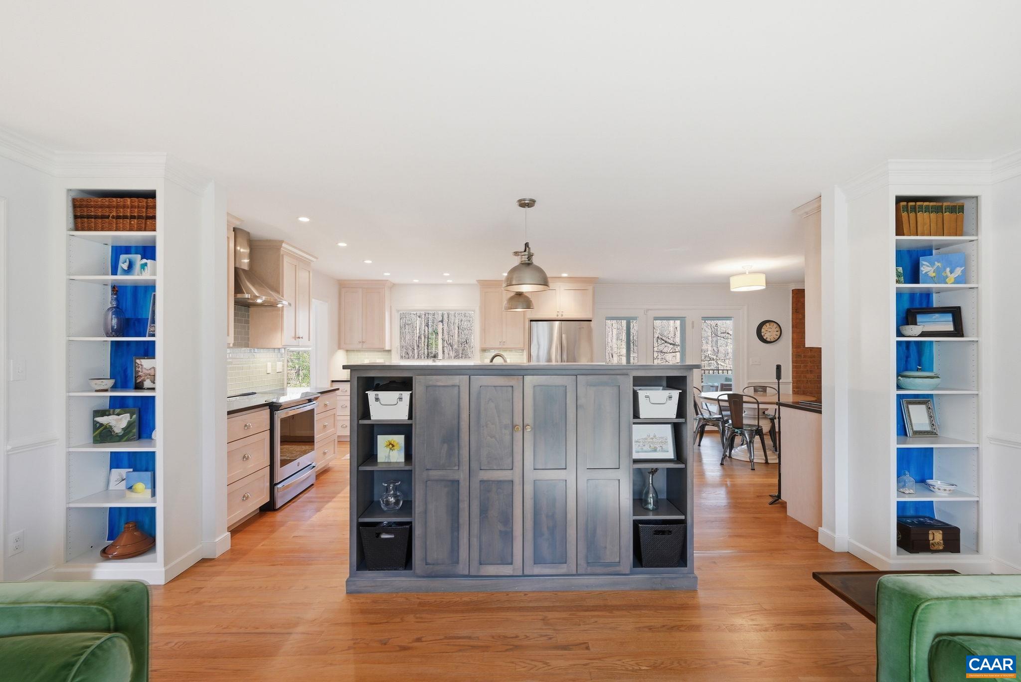 2404 PINE GARTH RUN