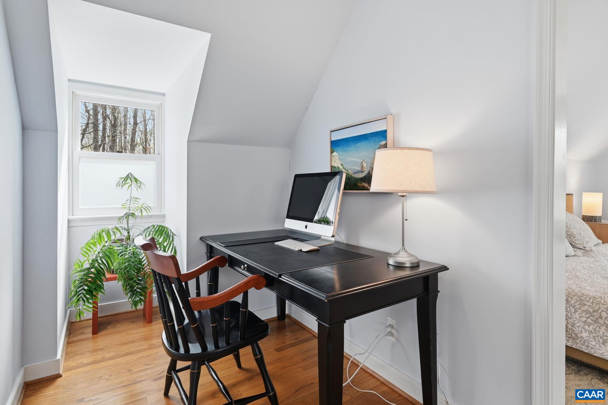 2404 PINE GARTH RUN