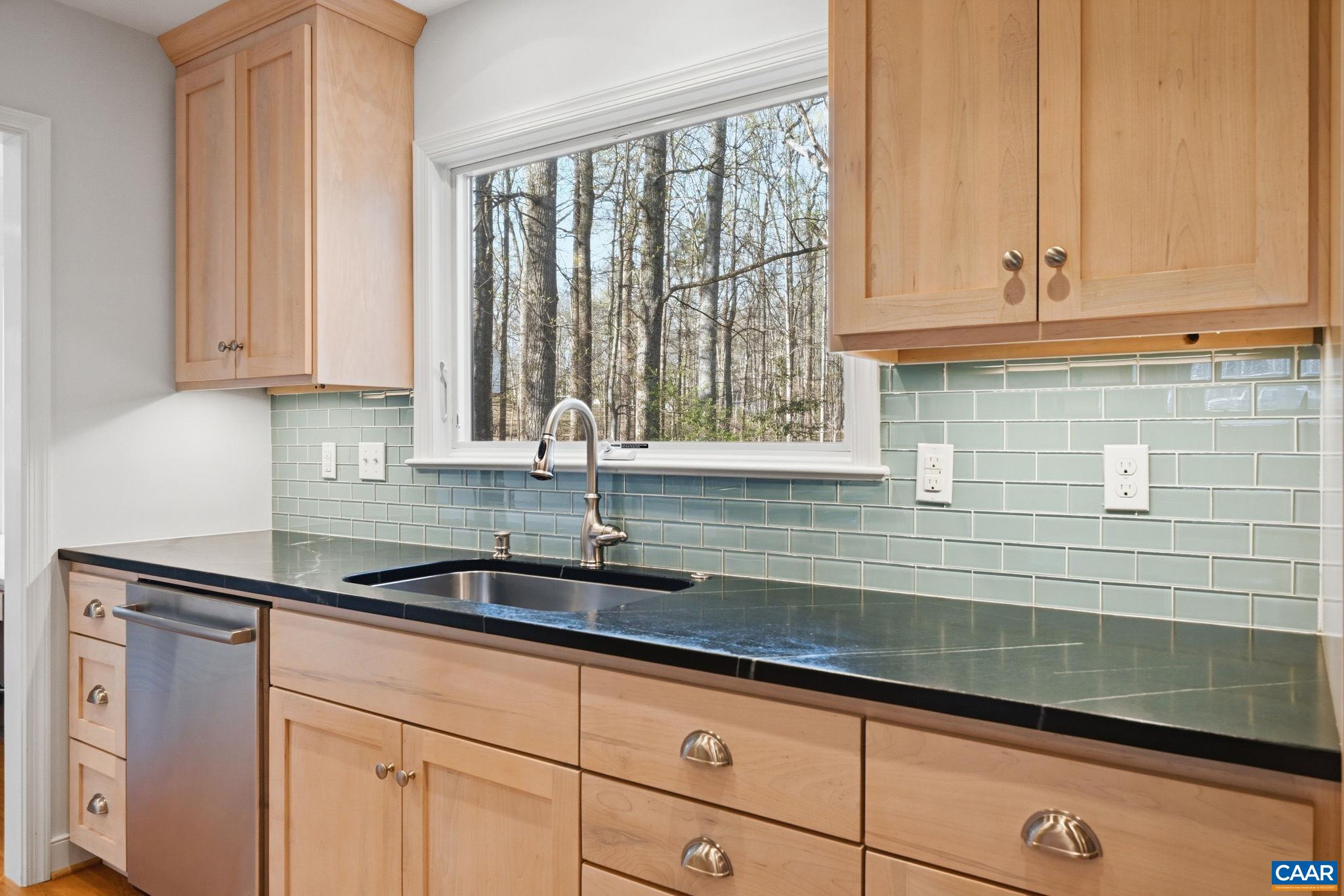2404 PINE GARTH RUN