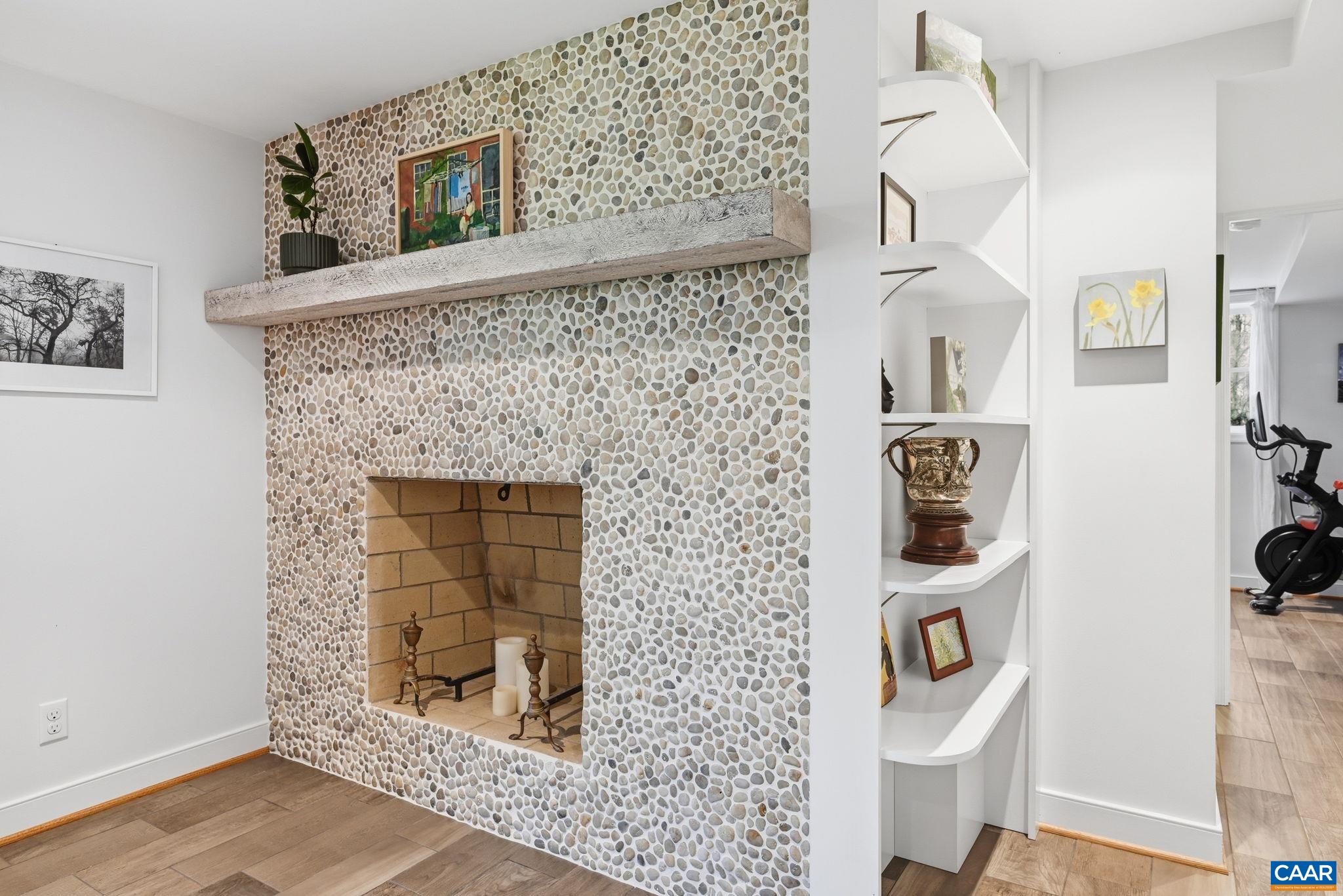 2404 PINE GARTH RUN