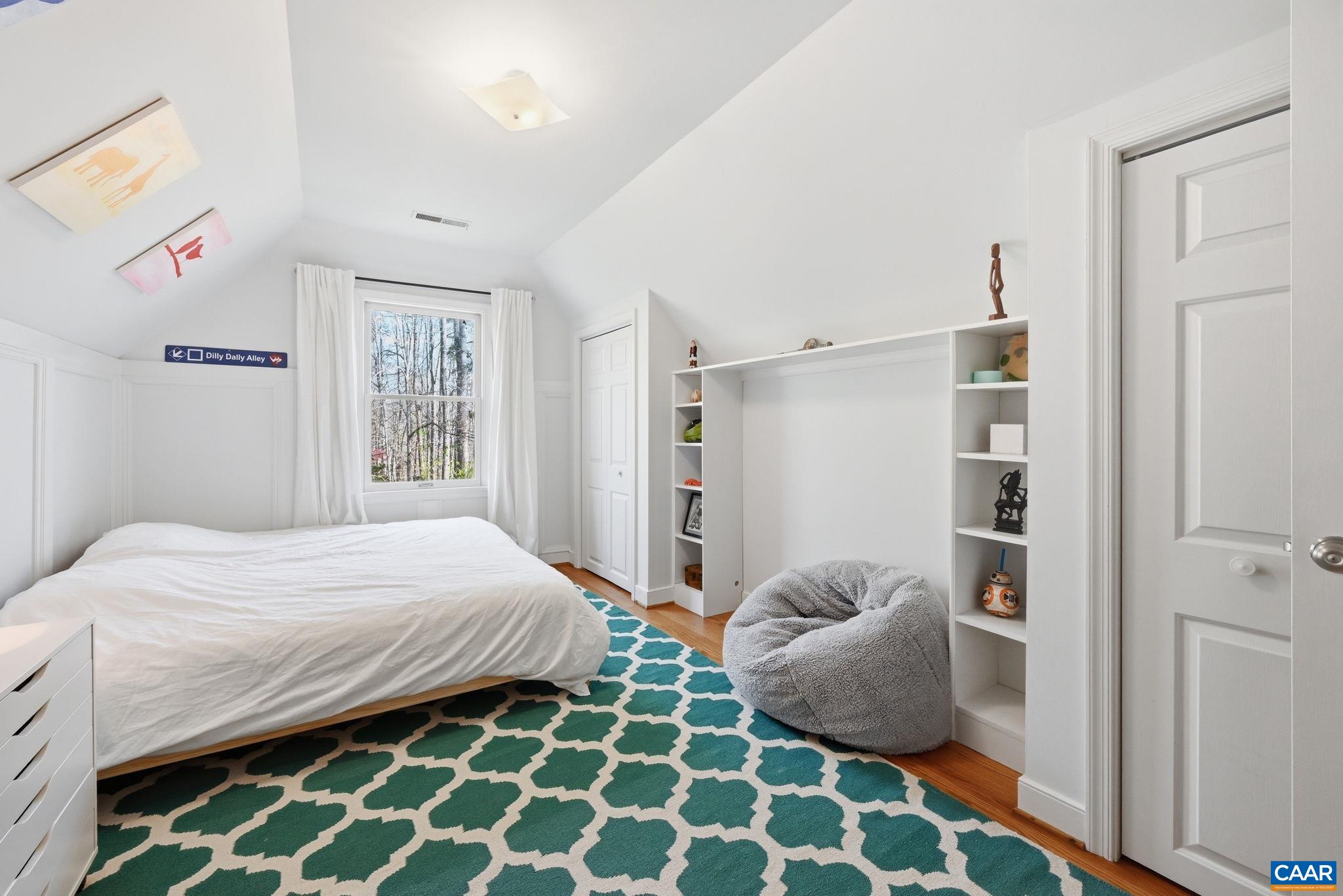 2404 PINE GARTH RUN
