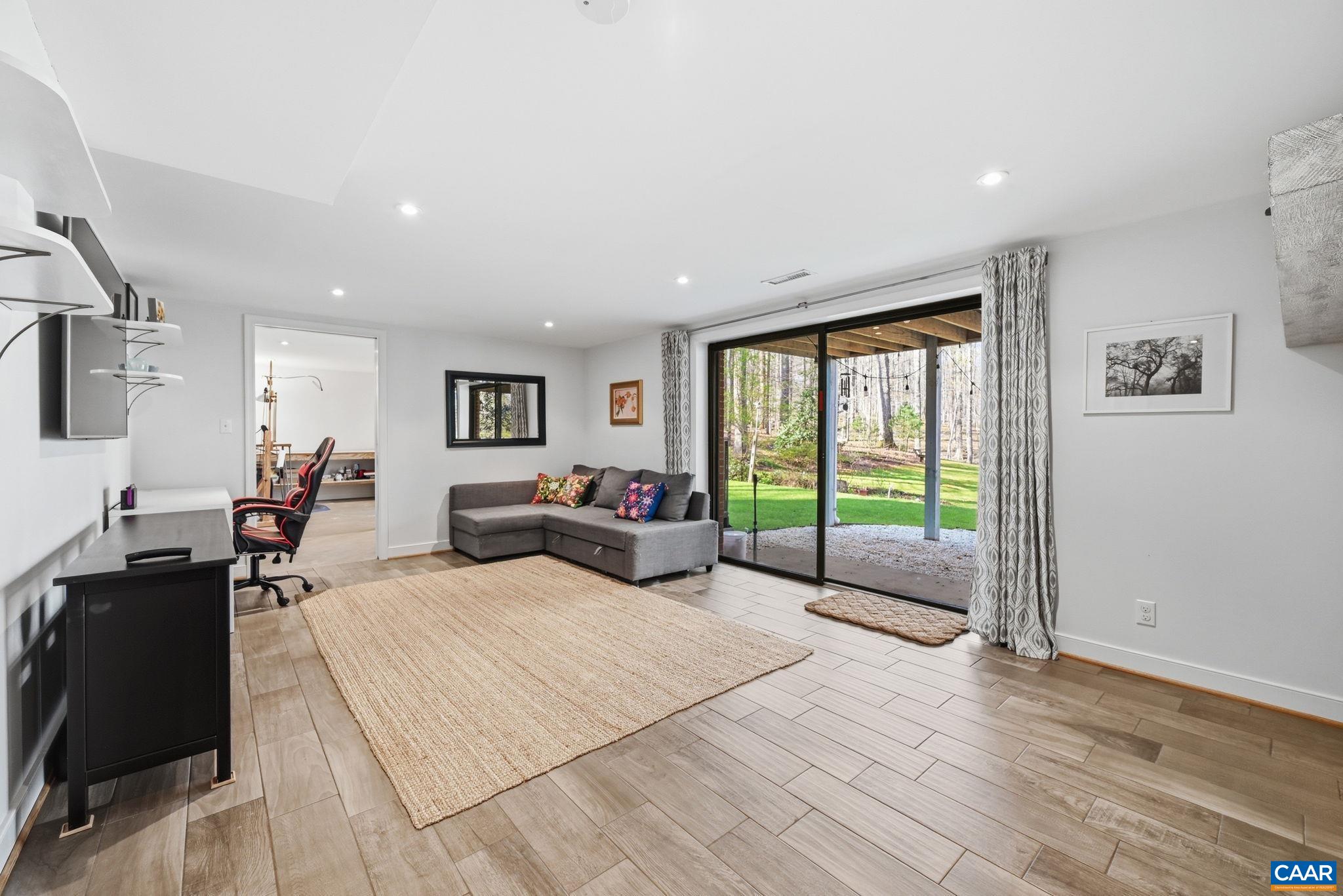2404 PINE GARTH RUN