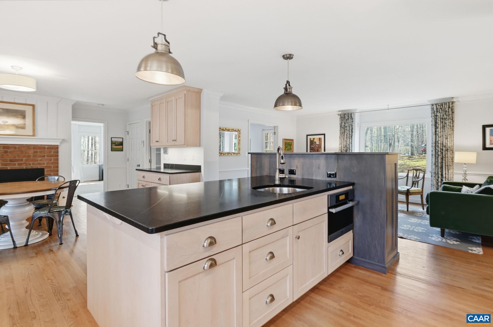 2404 PINE GARTH RUN