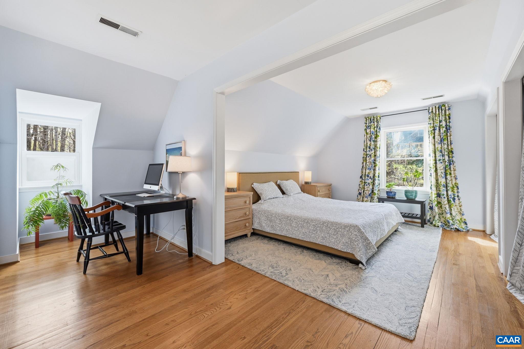 2404 PINE GARTH RUN