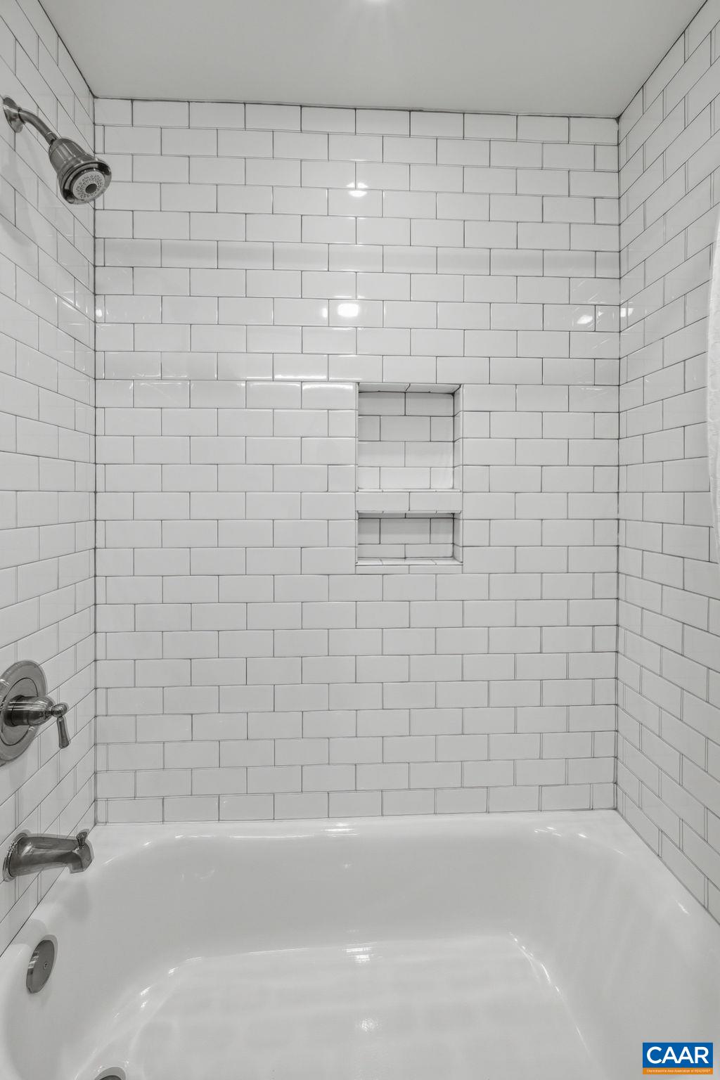 2404 PINE GARTH RUN