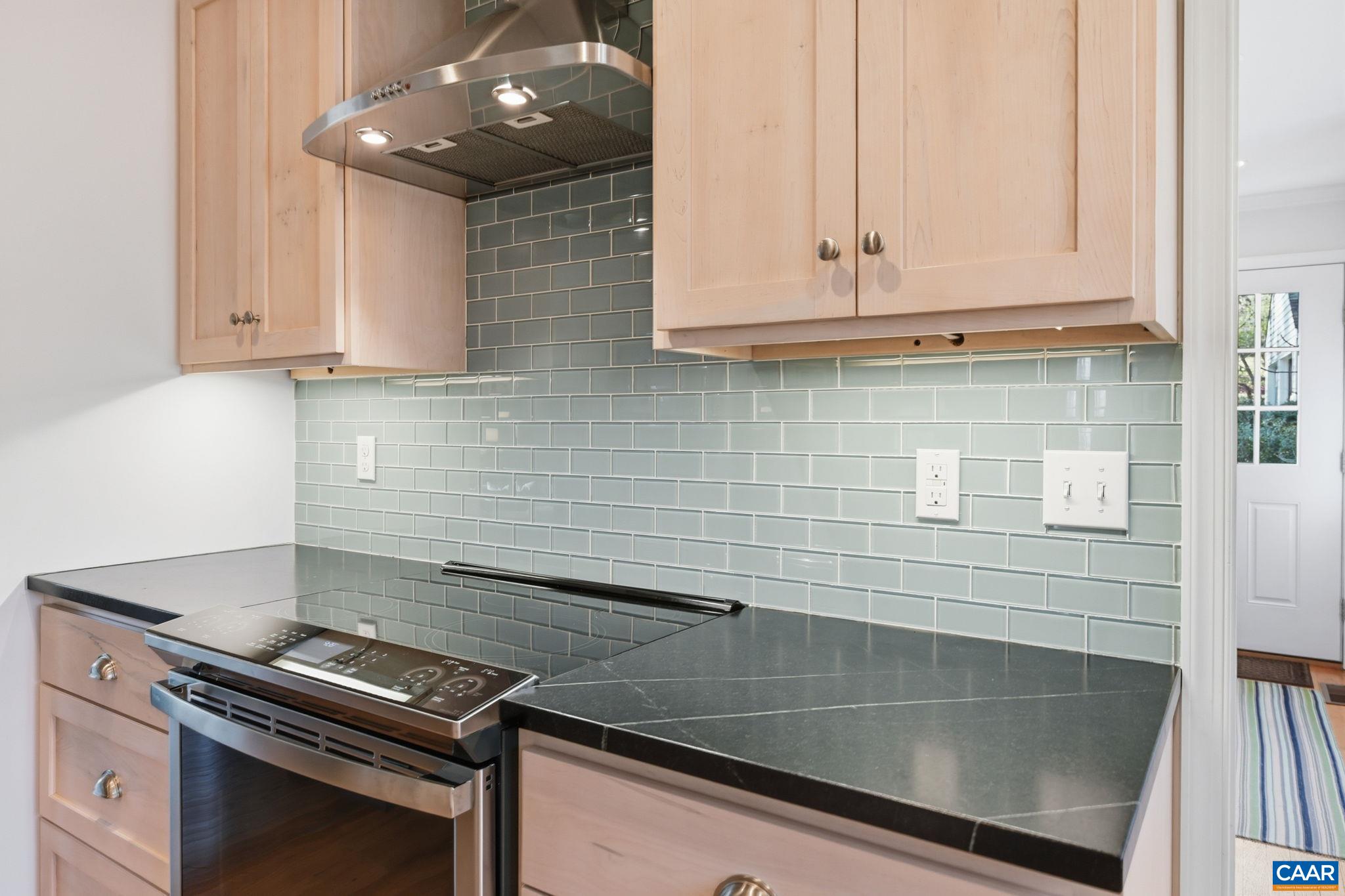 2404 PINE GARTH RUN
