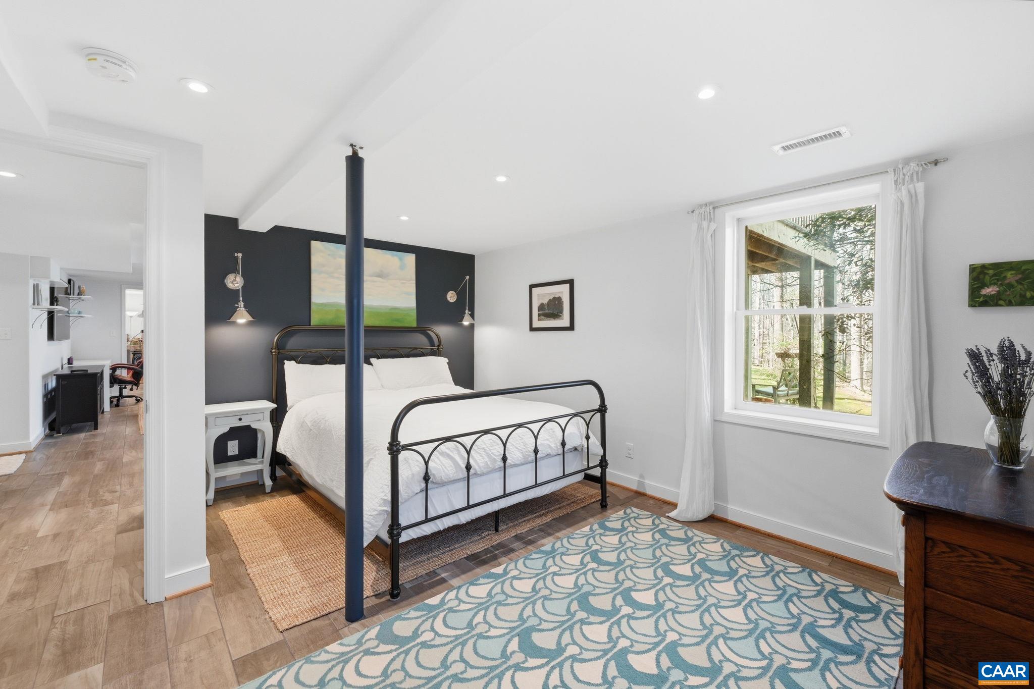 2404 PINE GARTH RUN