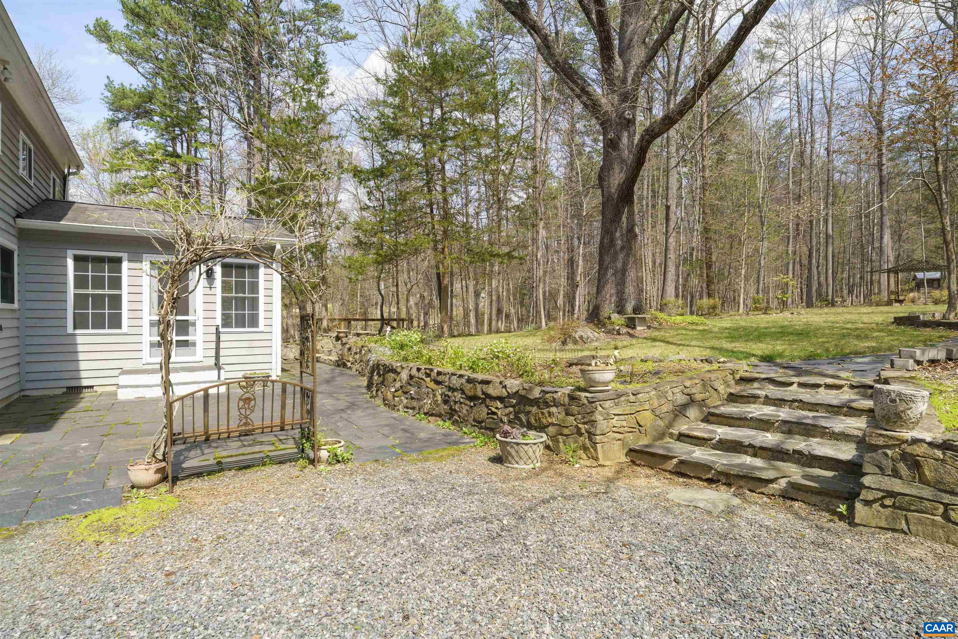 5695 FREE UNION RD