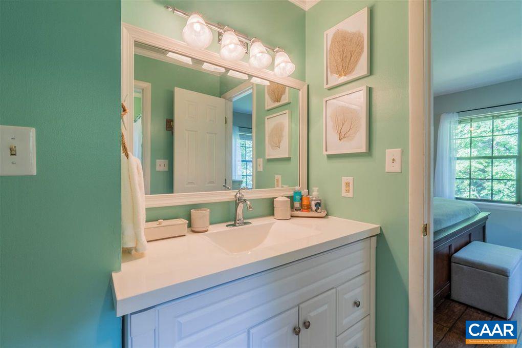 109 HAMMOND ST Unit: B