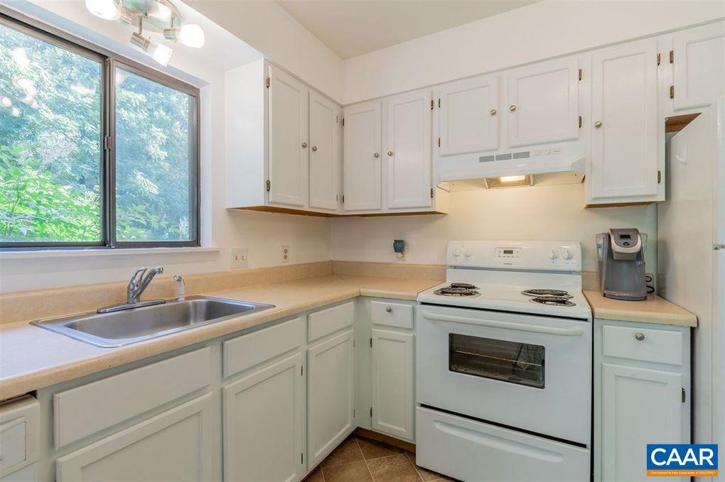 109 HAMMOND ST Unit: B