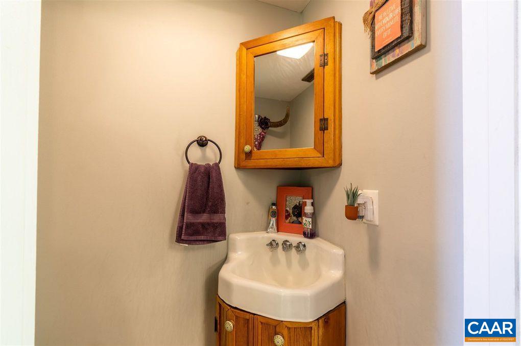 109 HAMMOND ST Unit: B