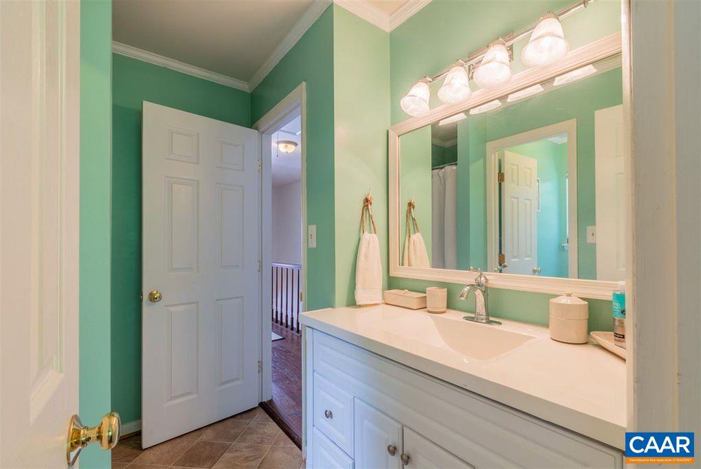 109 HAMMOND ST Unit: B