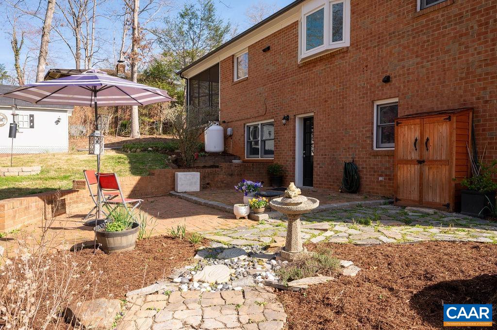 409 WESTMORELAND CT