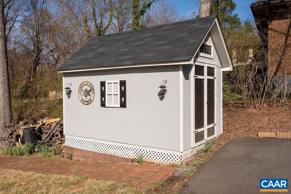 409 WESTMORELAND CT