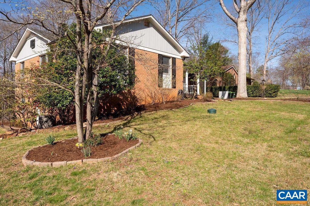 409 WESTMORELAND CT