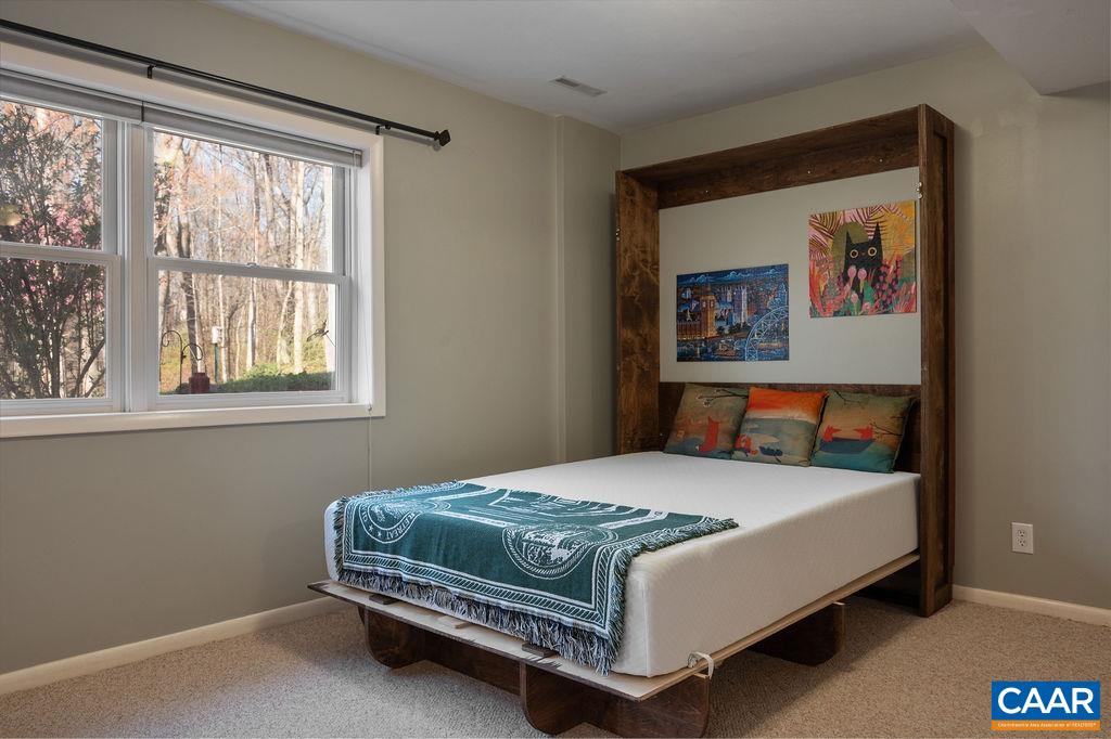 409 WESTMORELAND CT