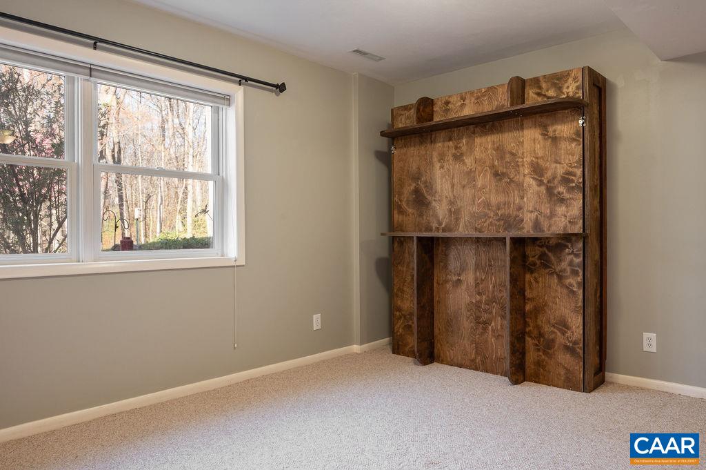 409 WESTMORELAND CT
