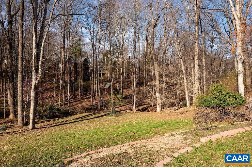 409 WESTMORELAND CT