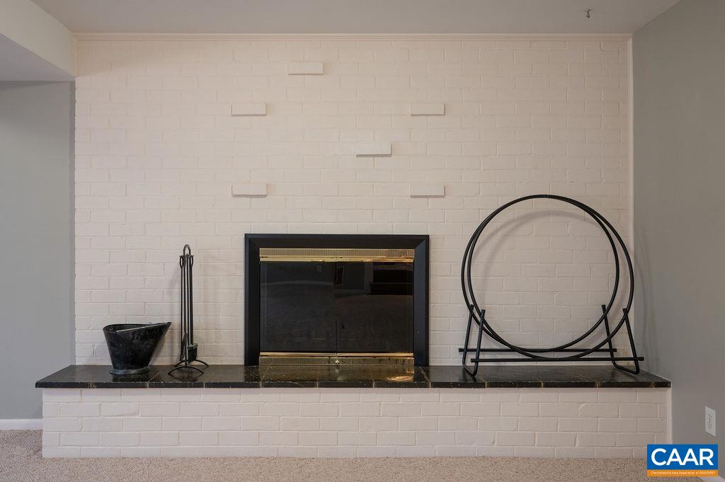 409 WESTMORELAND CT