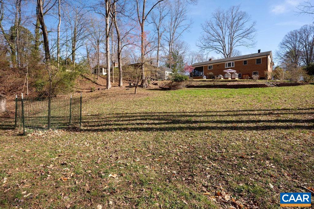 409 WESTMORELAND CT