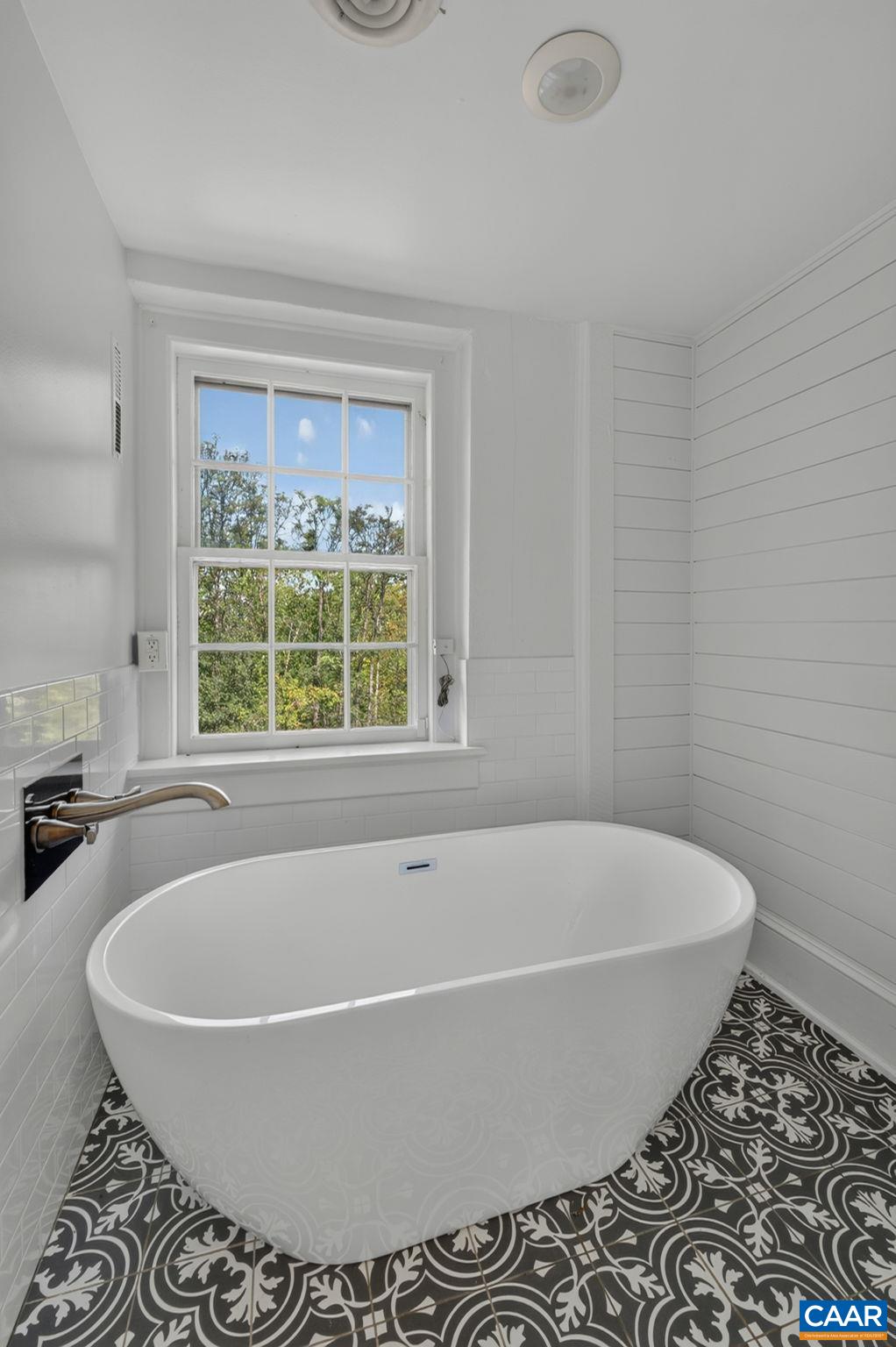 128 ROCKFISH ORCHARD DR