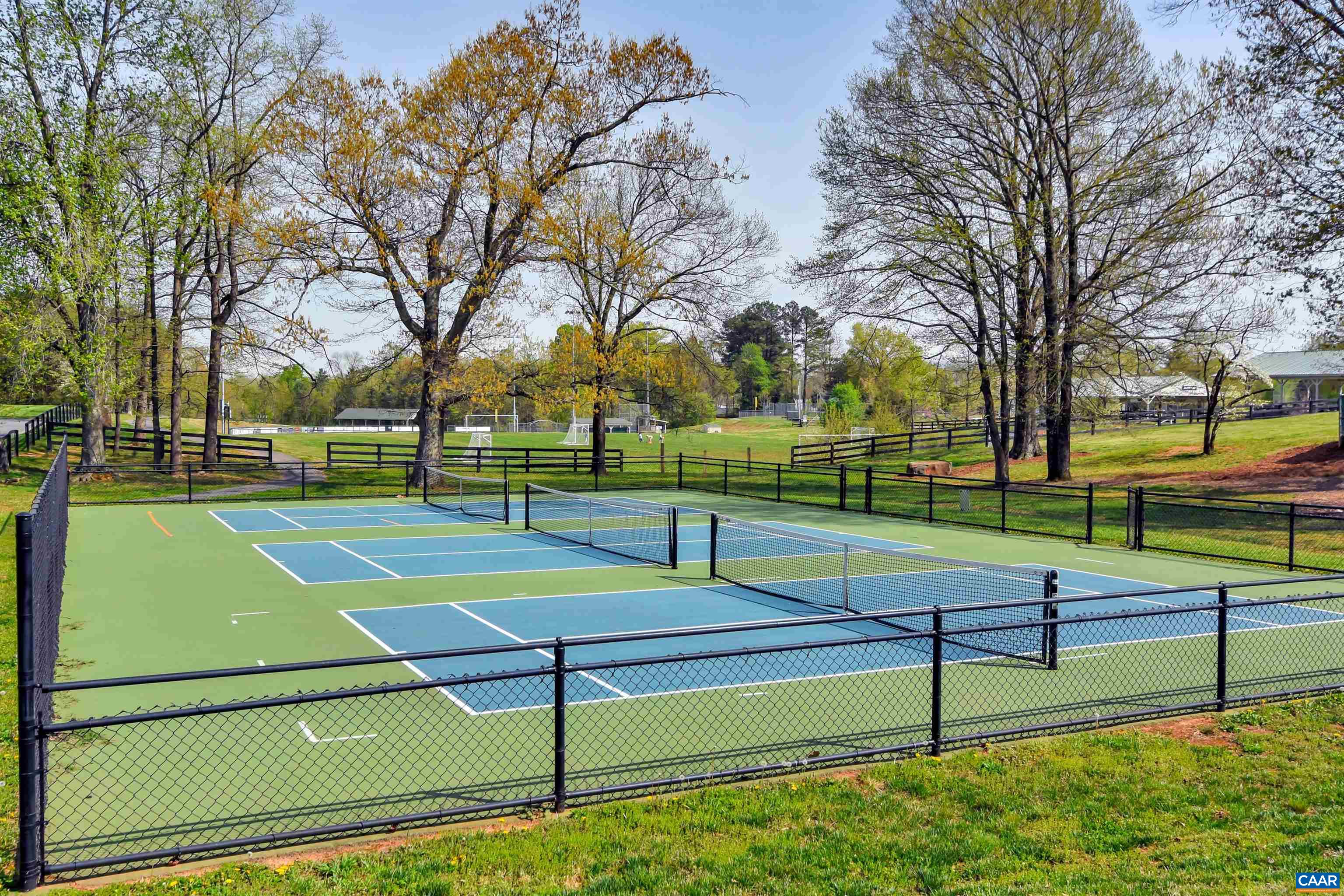 4190 LUXOR TERRACE DR