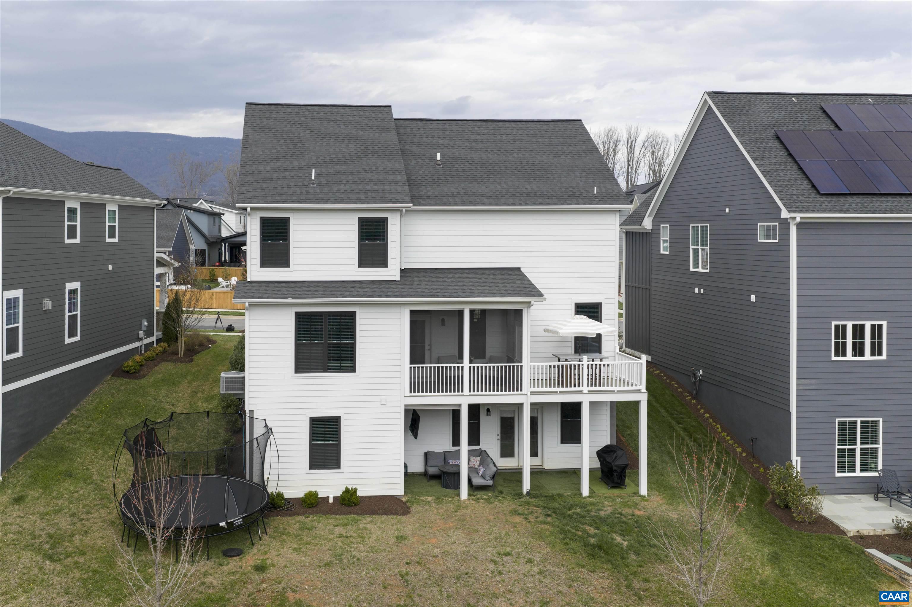 336 BISHOPGATE LN