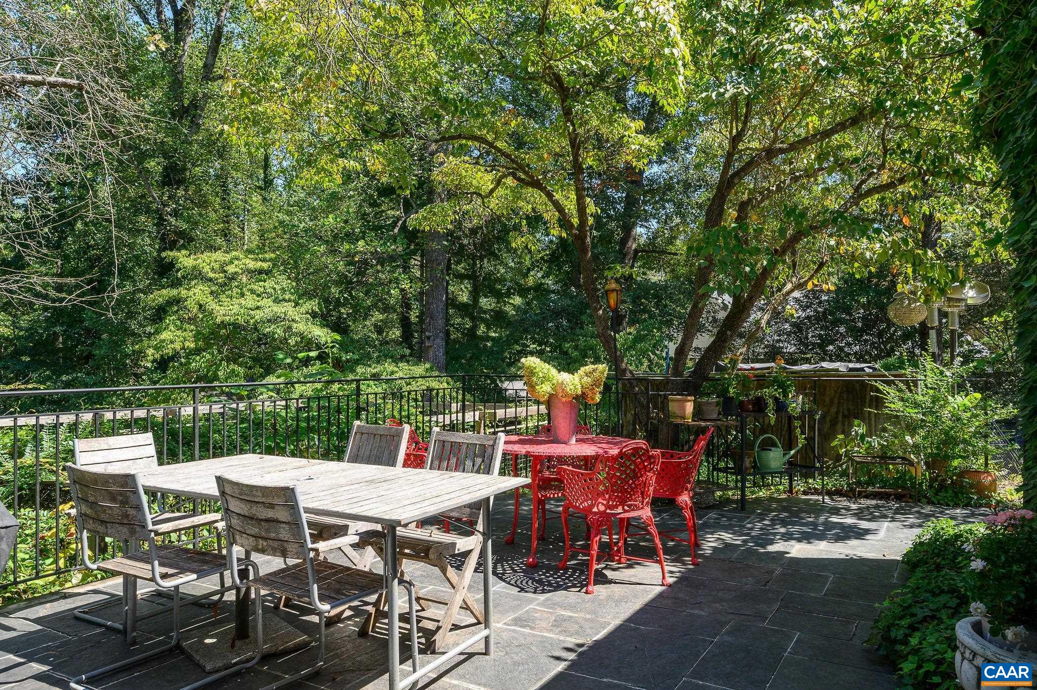 2220 CORNWALL RD