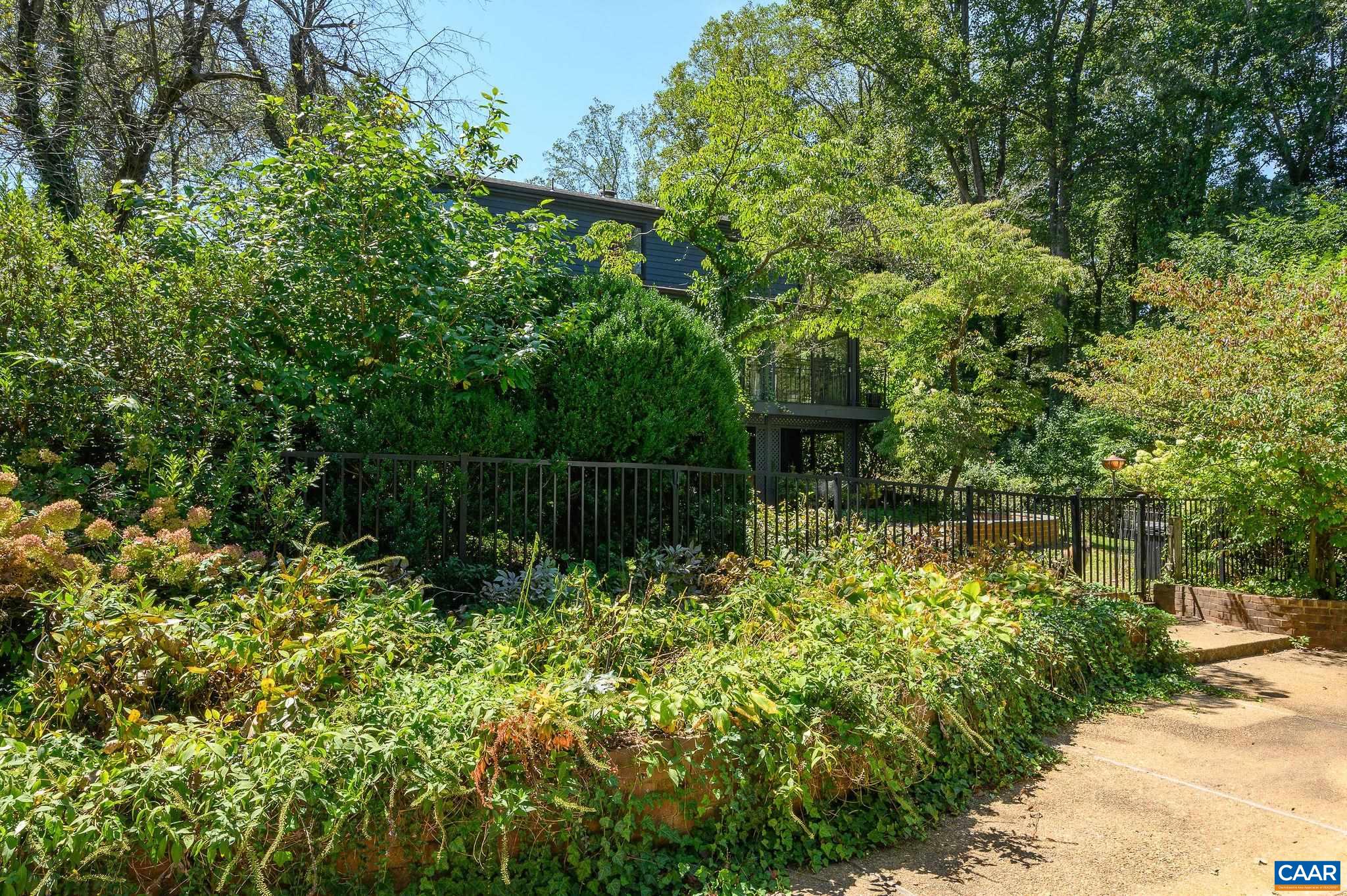 2220 CORNWALL RD