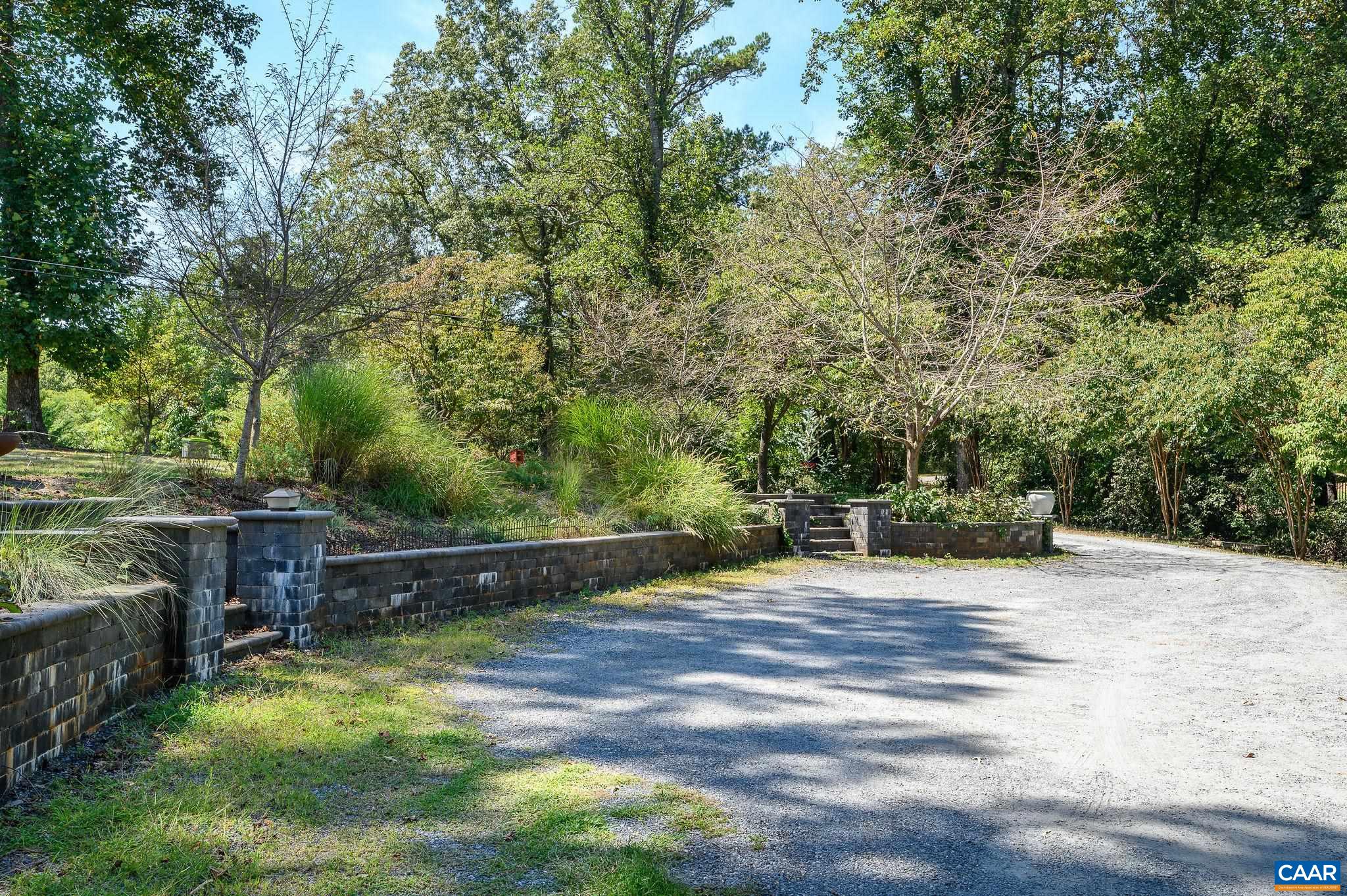 2220 CORNWALL RD