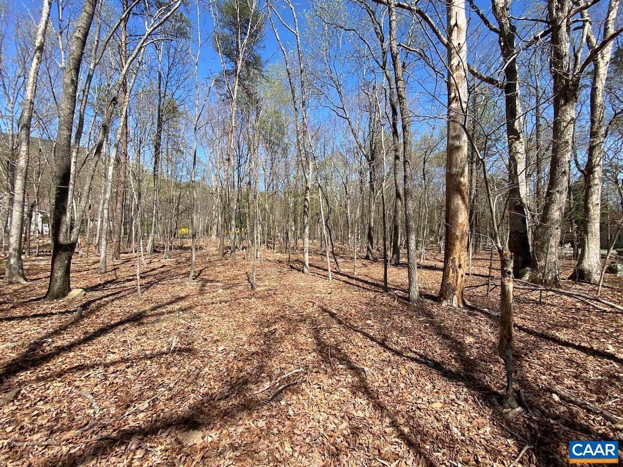 38 CREEKSIDE CL