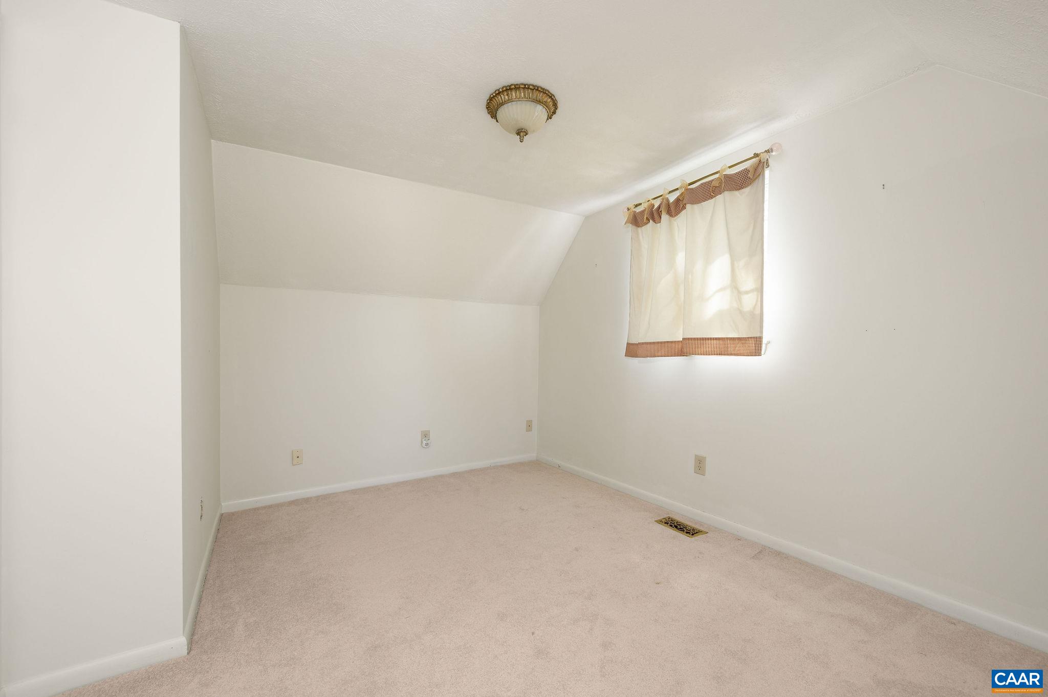1655 REDWING LN
