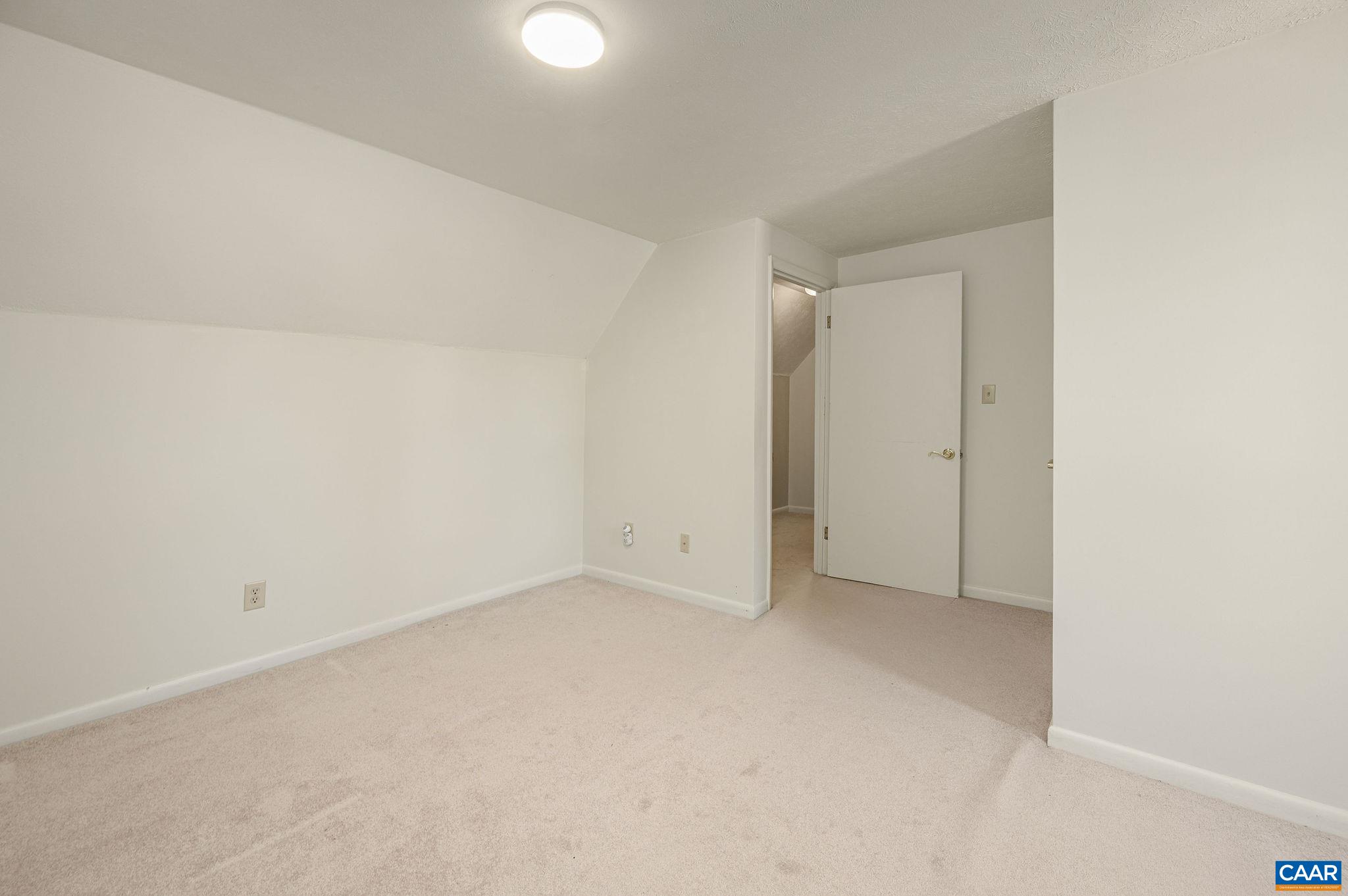 1655 REDWING LN