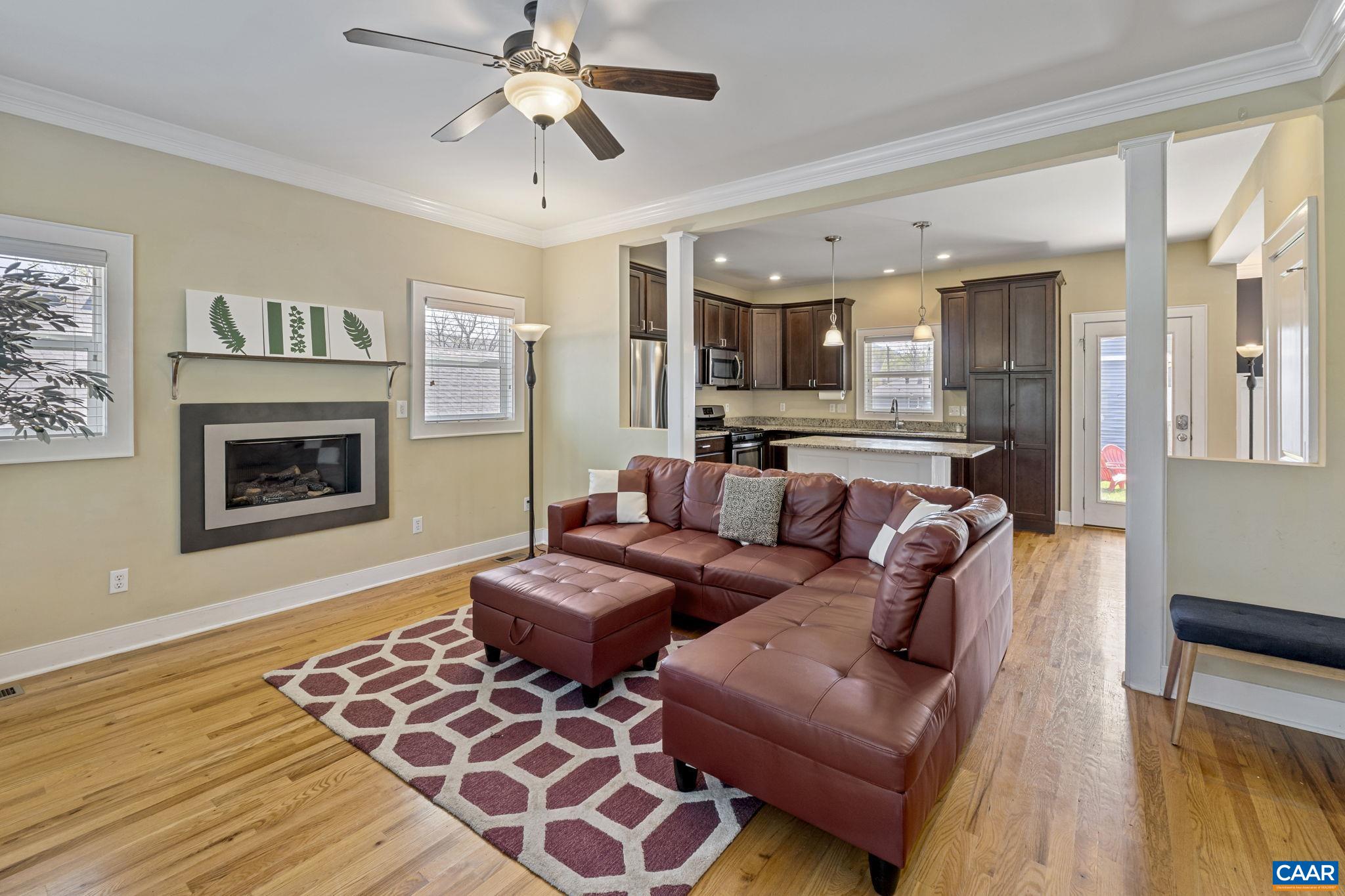 904 ROCKLAND AVE