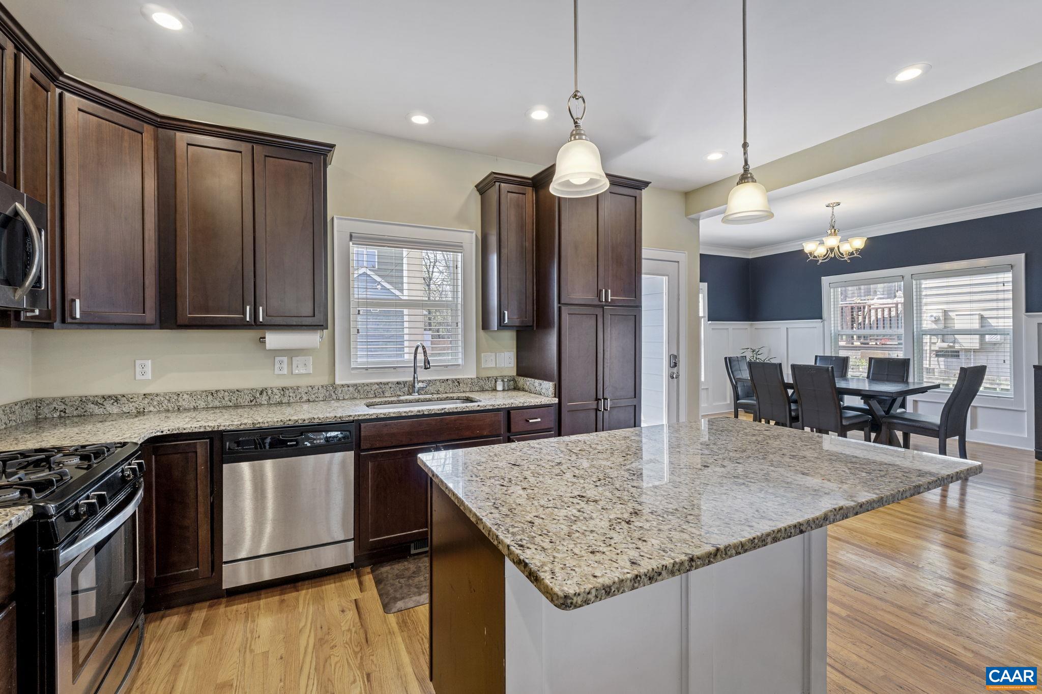 904 ROCKLAND AVE