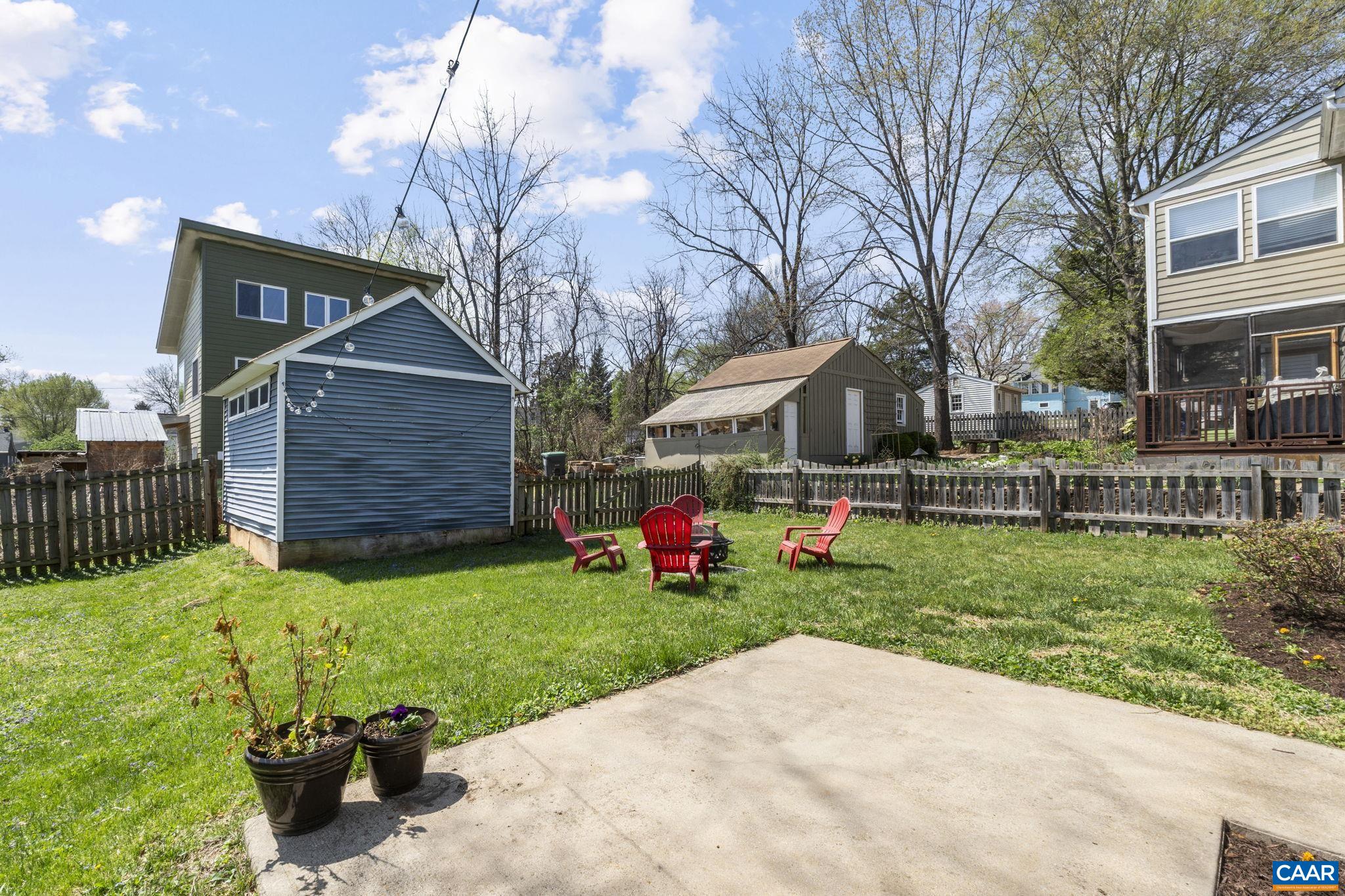 904 ROCKLAND AVE